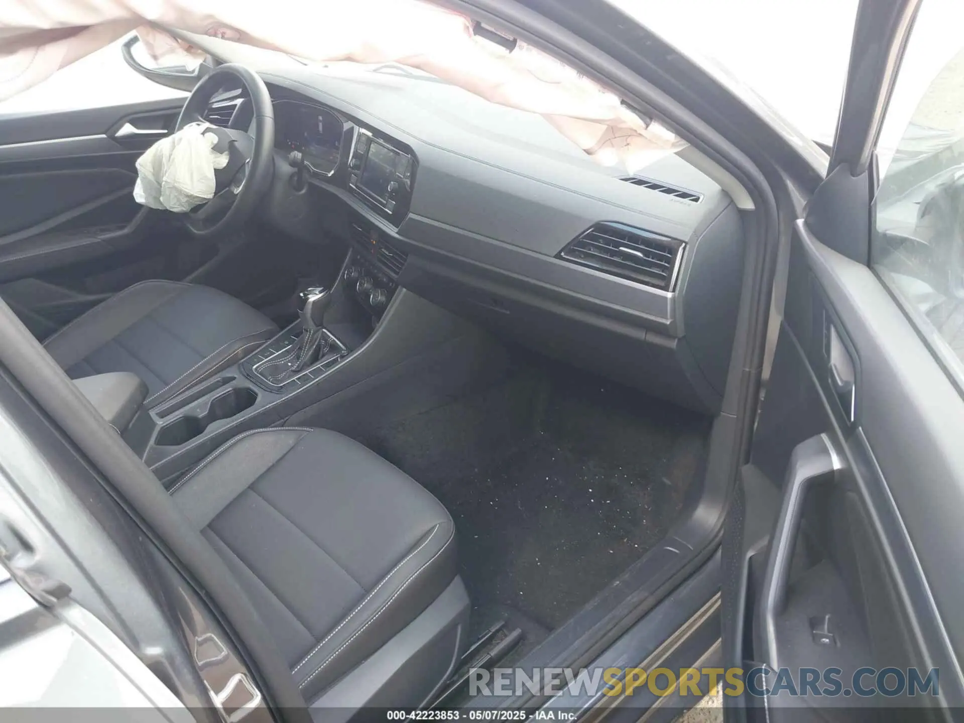 5 Photograph of a damaged car 3VWEM7BU4RM075116 VOLKSWAGEN JETTA 2024