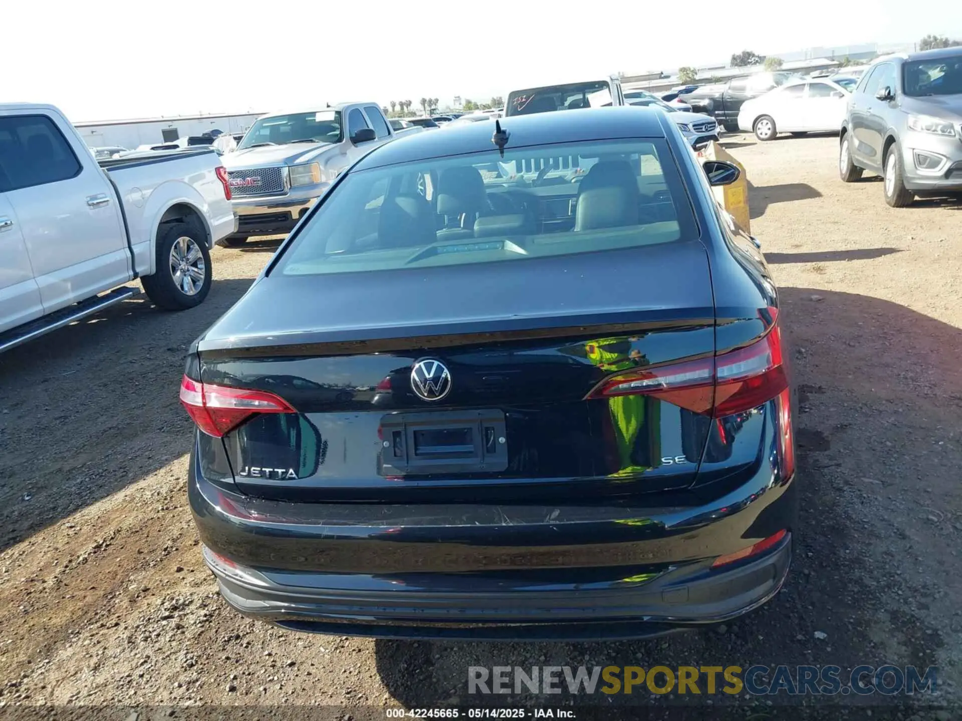 16 Photograph of a damaged car 3VWEM7BU5RM043257 VOLKSWAGEN JETTA 2024