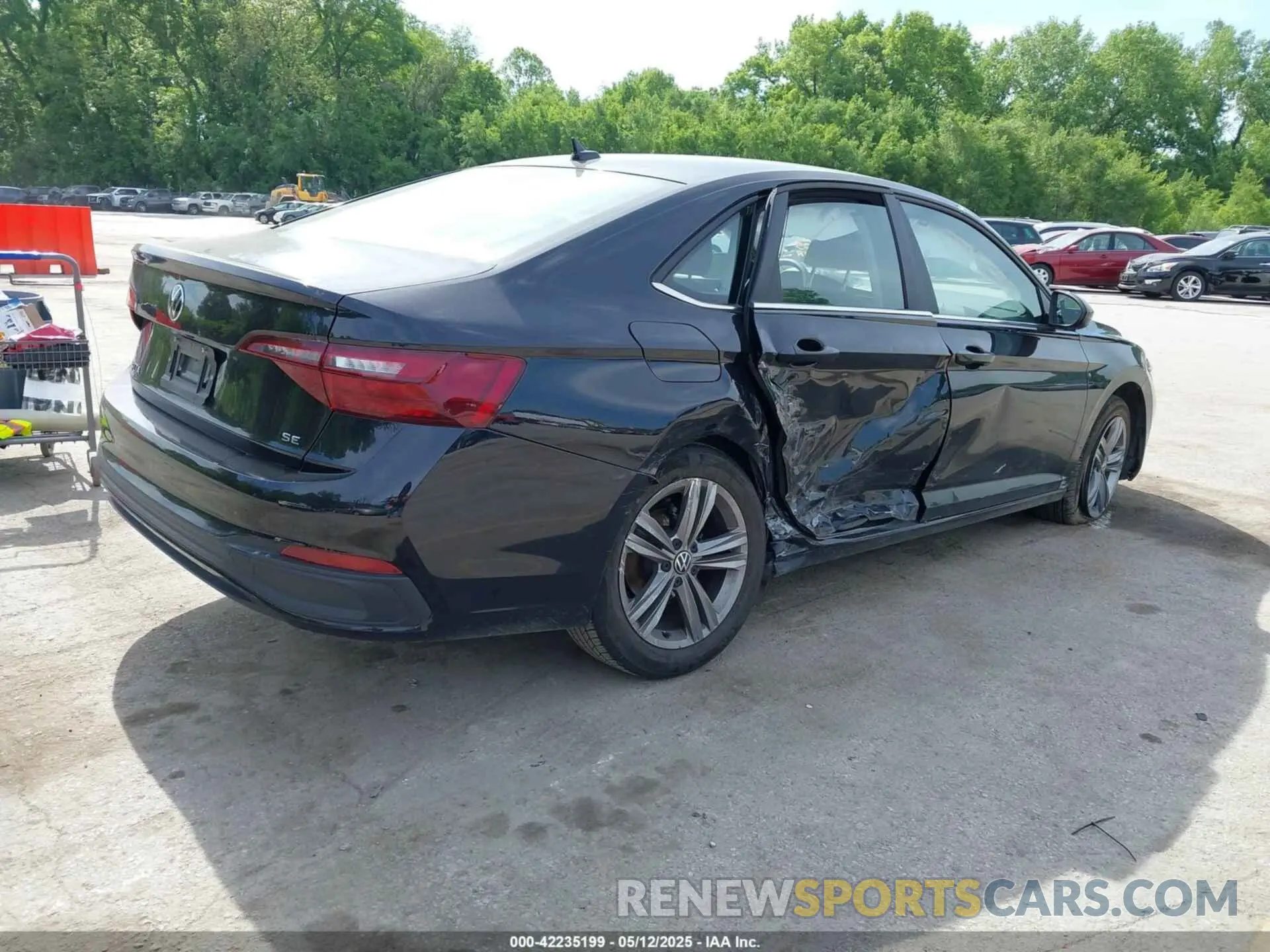 4 Photograph of a damaged car 3VWEM7BU6RM079782 VOLKSWAGEN JETTA 2024
