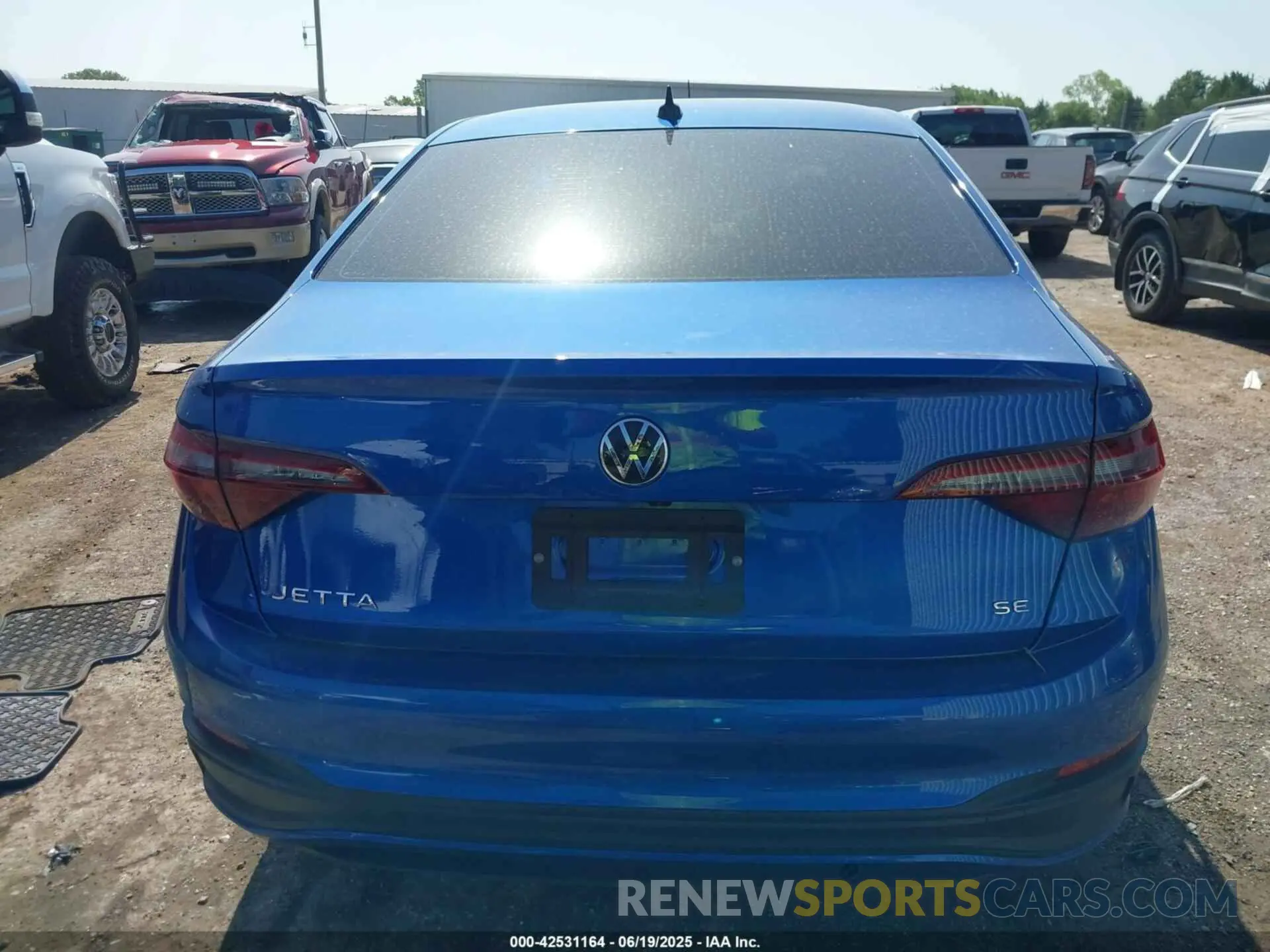 16 Photograph of a damaged car 3VWEM7BU8RM077175 VOLKSWAGEN JETTA 2024