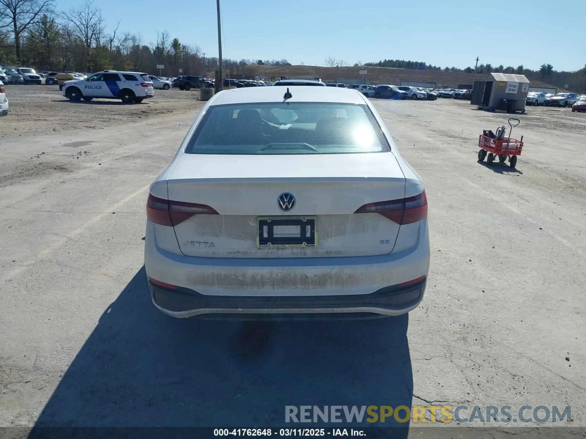 15 Photograph of a damaged car 3VWEM7BU9RM068985 VOLKSWAGEN JETTA 2024