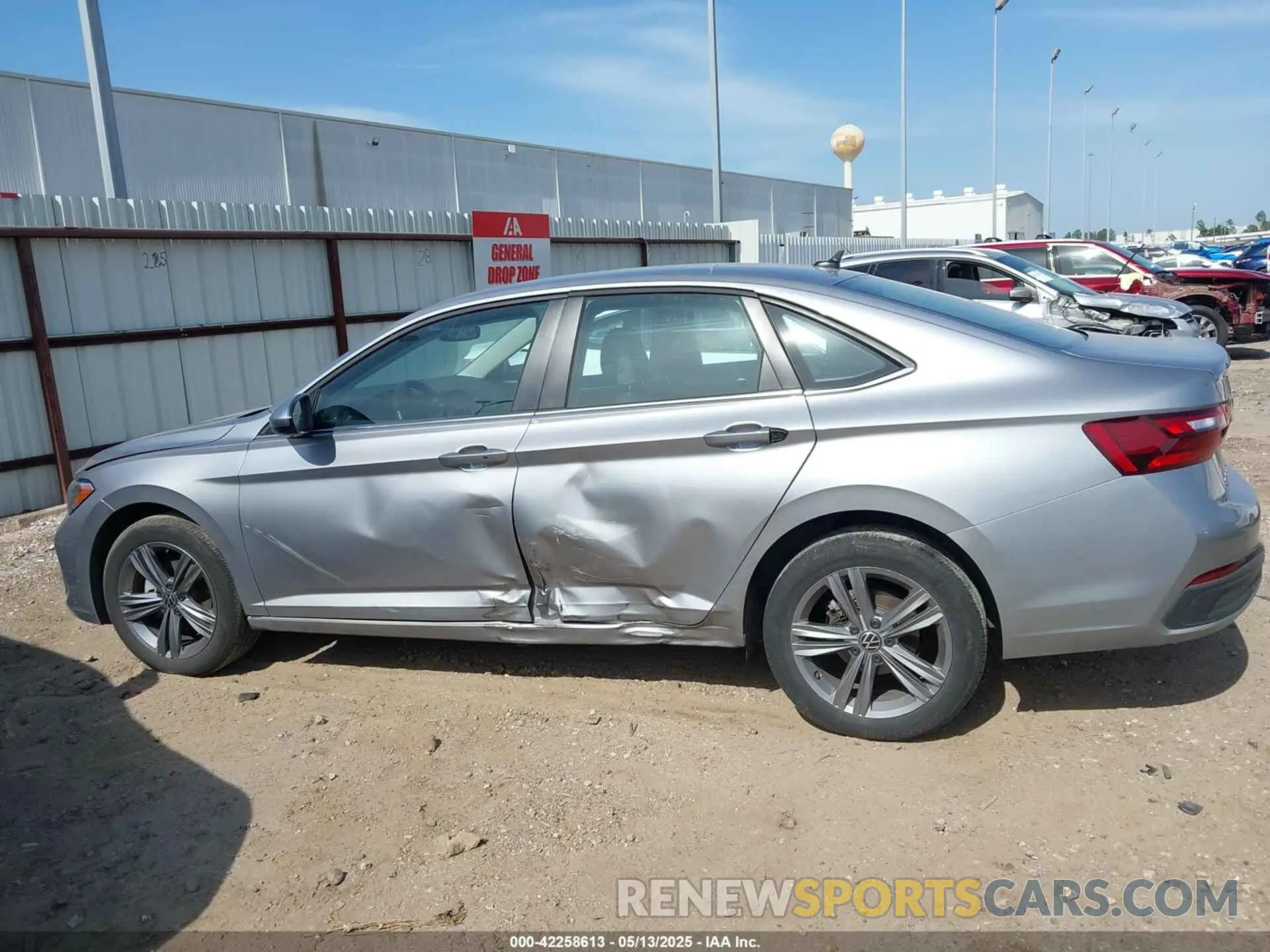 14 Photograph of a damaged car 3VWEM7BUXRM002039 VOLKSWAGEN JETTA 2024