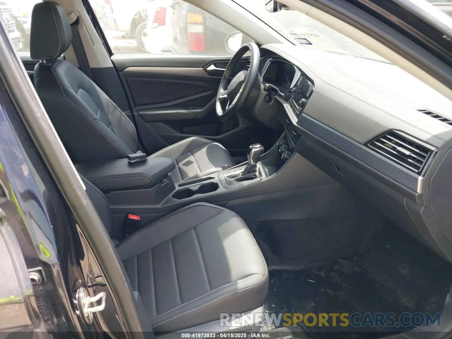 5 Photograph of a damaged car 3VWEM7BUXRM048387 VOLKSWAGEN JETTA 2024
