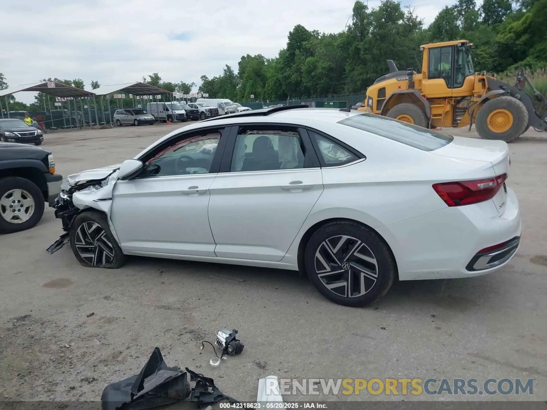 14 Photograph of a damaged car 3VWGM7BUXRM082130 VOLKSWAGEN JETTA 2024