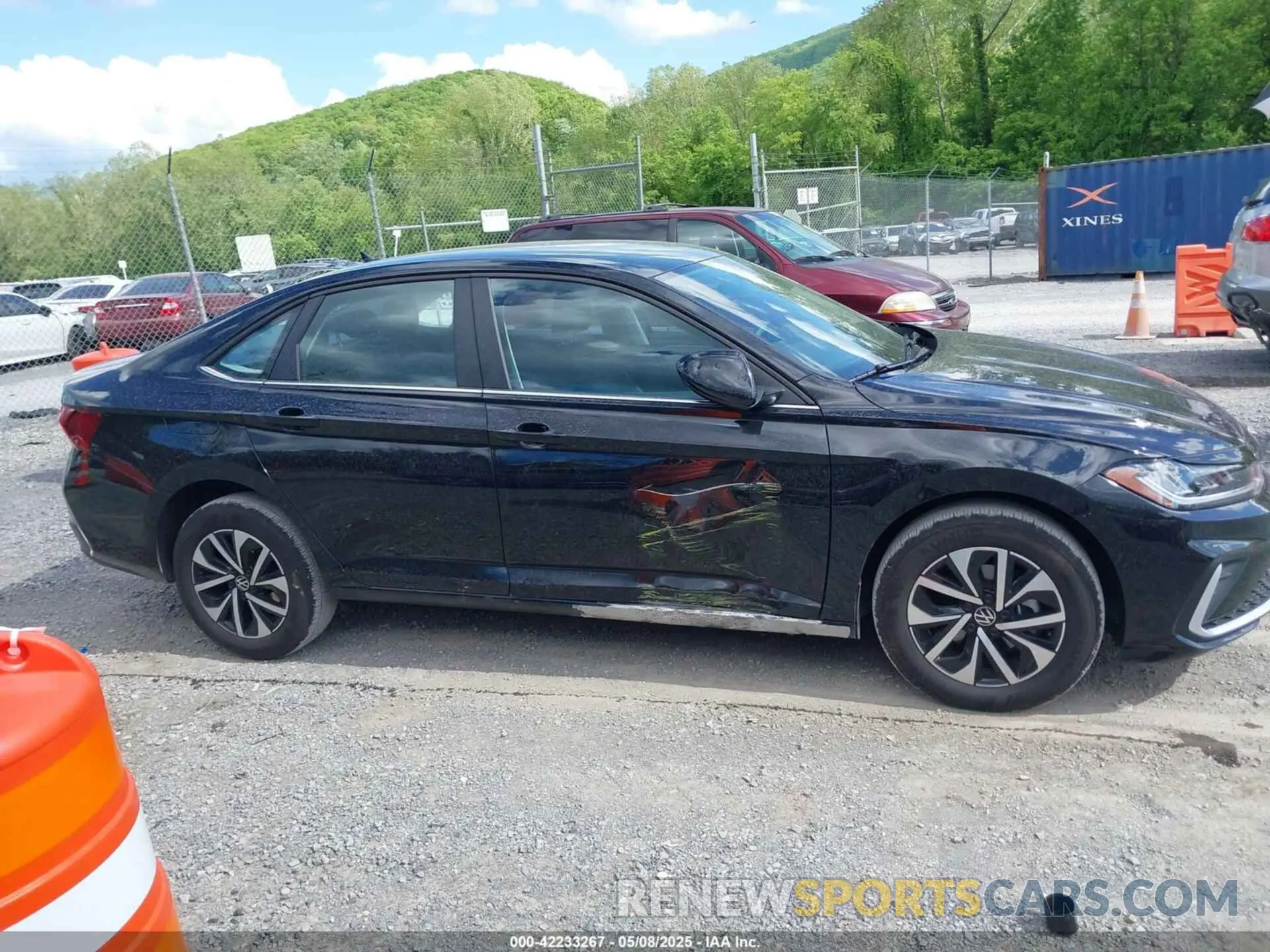 13 Photograph of a damaged car 3VW5X7BU2SM019320 VOLKSWAGEN JETTA 2025