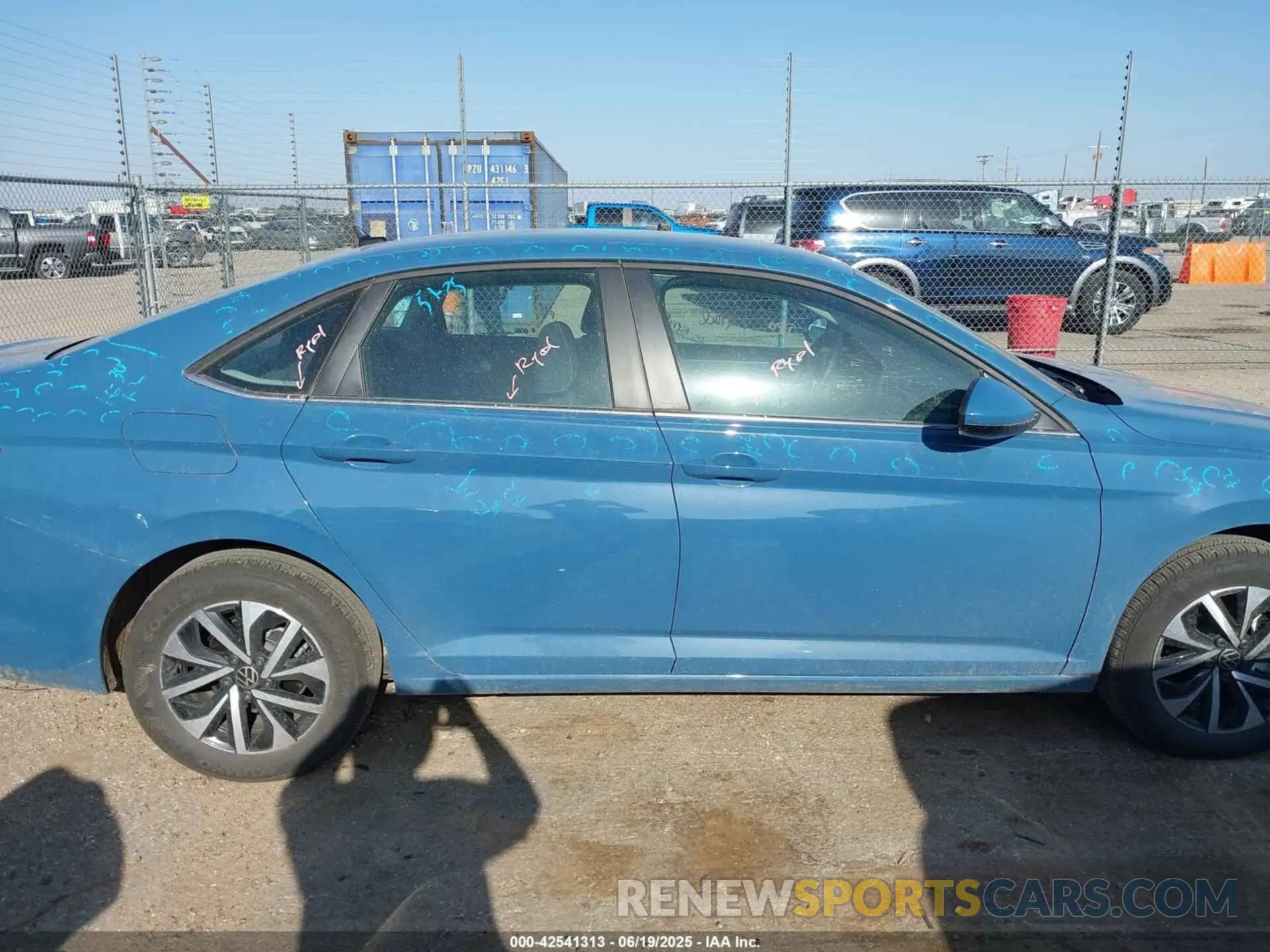 13 Photograph of a damaged car 3VW5X7BU2SM035422 VOLKSWAGEN JETTA 2025