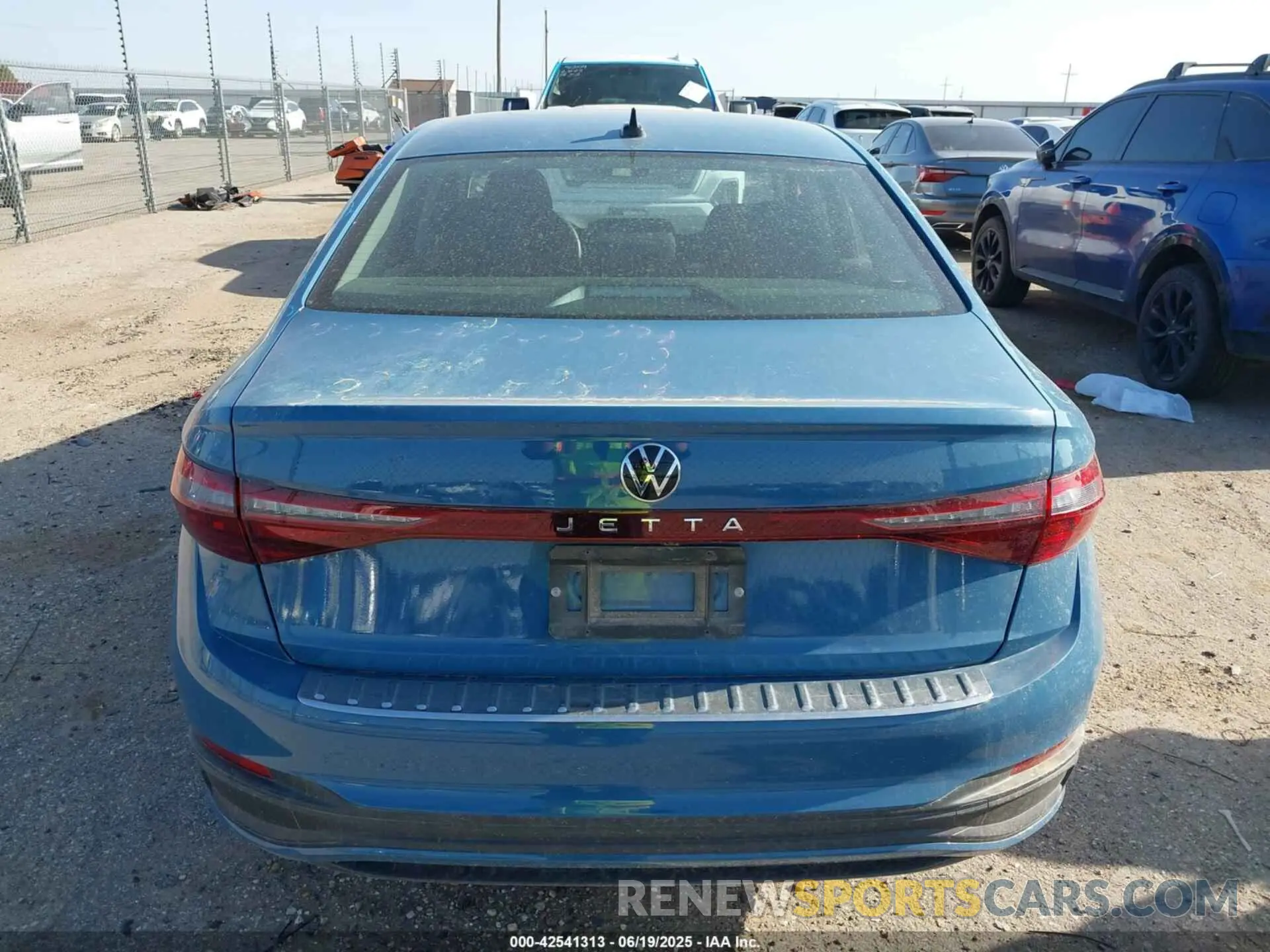 16 Photograph of a damaged car 3VW5X7BU2SM035422 VOLKSWAGEN JETTA 2025