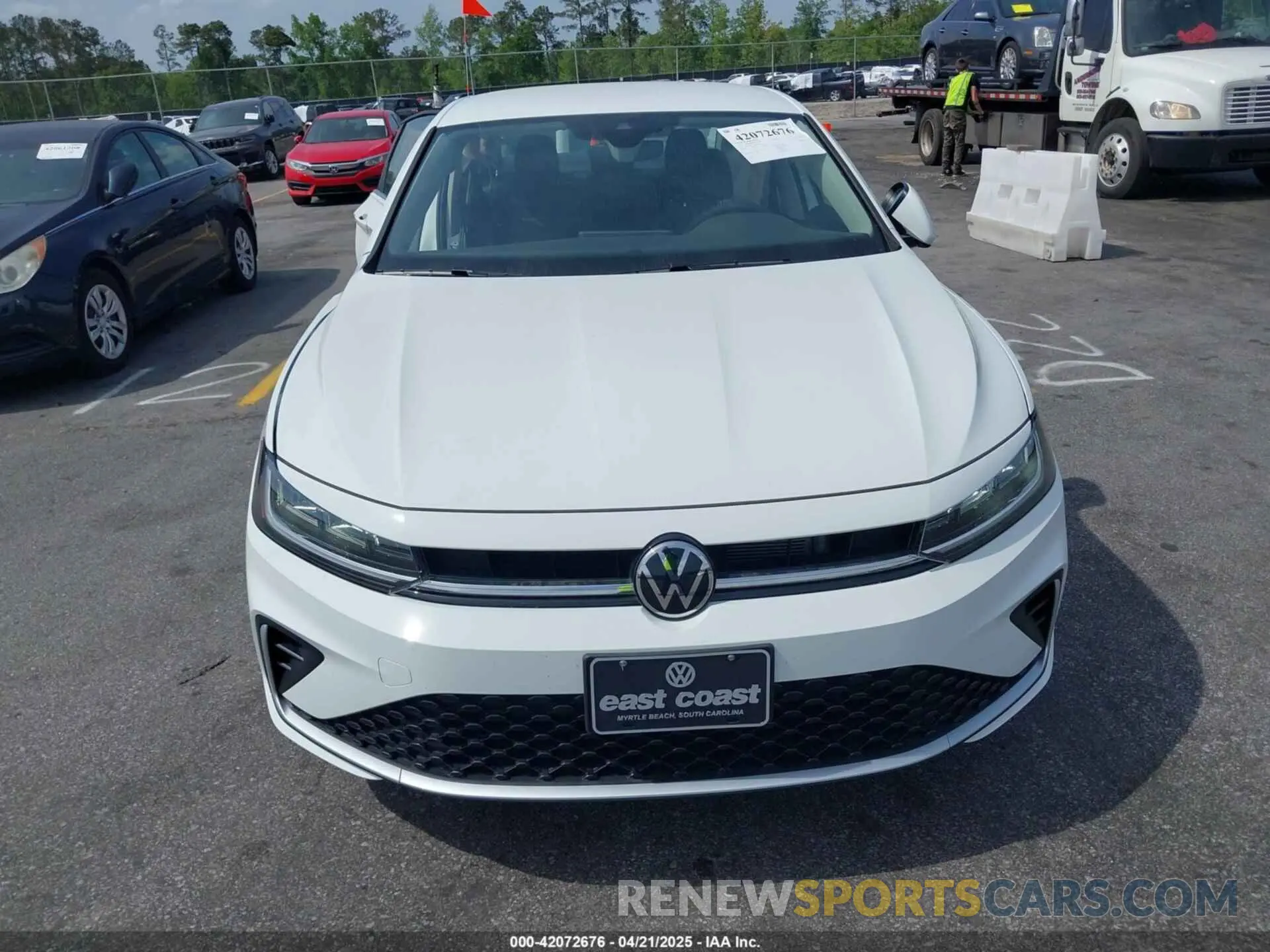 12 Photograph of a damaged car 3VW5X7BU2SM044699 VOLKSWAGEN JETTA 2025
