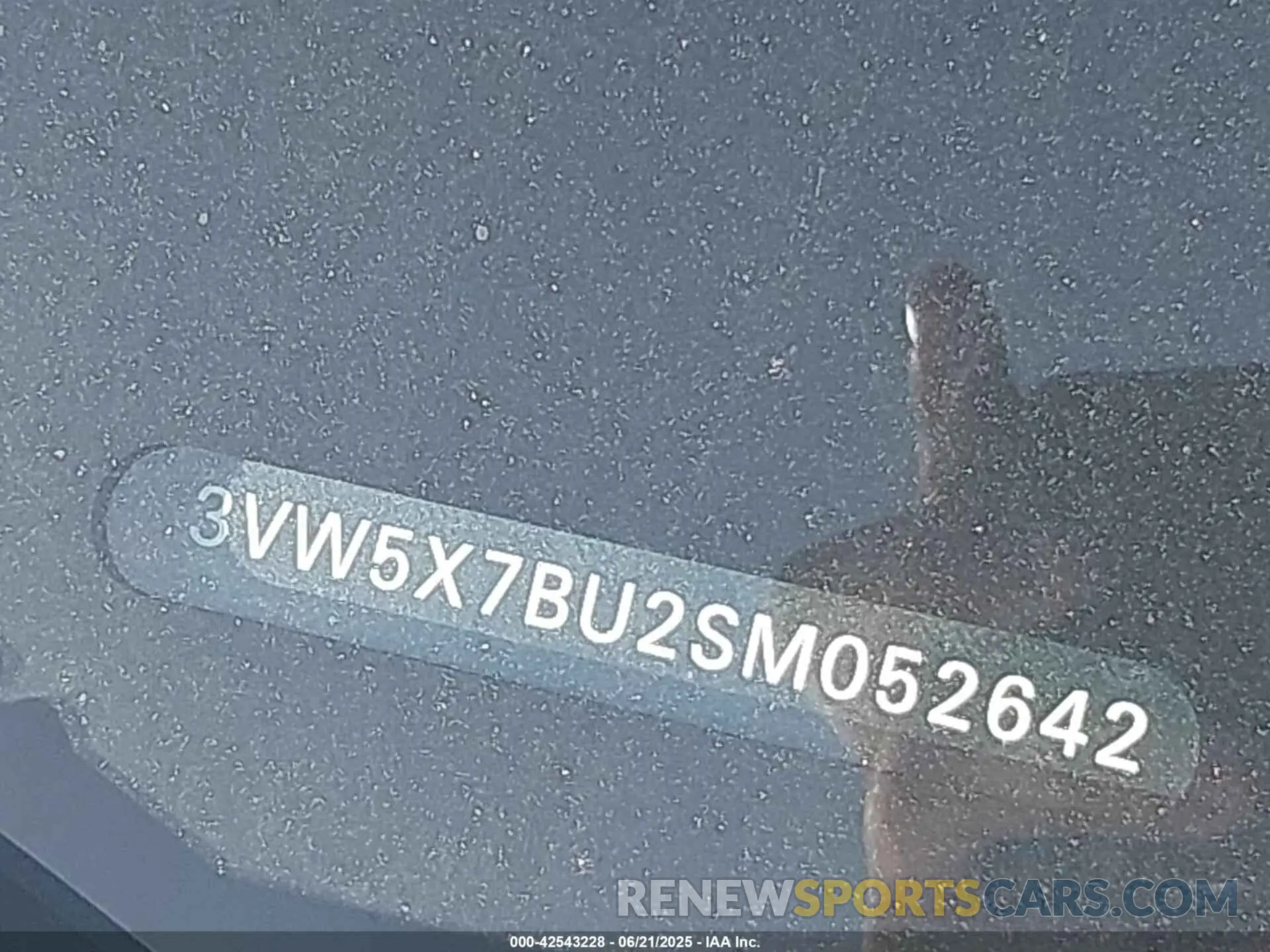 17 Photograph of a damaged car 3VW5X7BU2SM052642 VOLKSWAGEN JETTA 2025