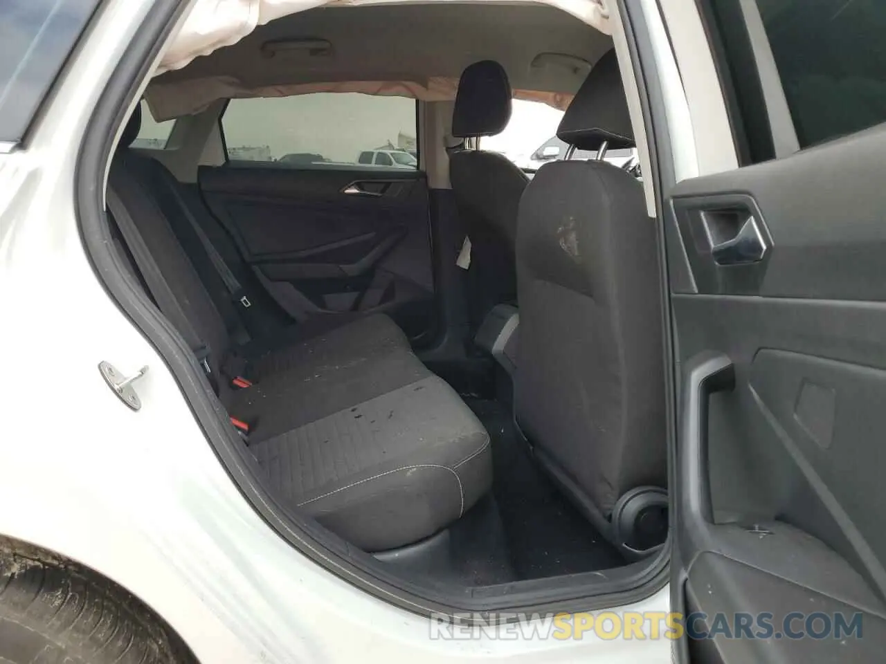 10 Photograph of a damaged car 3VW5X7BU6SM047444 VOLKSWAGEN JETTA 2025