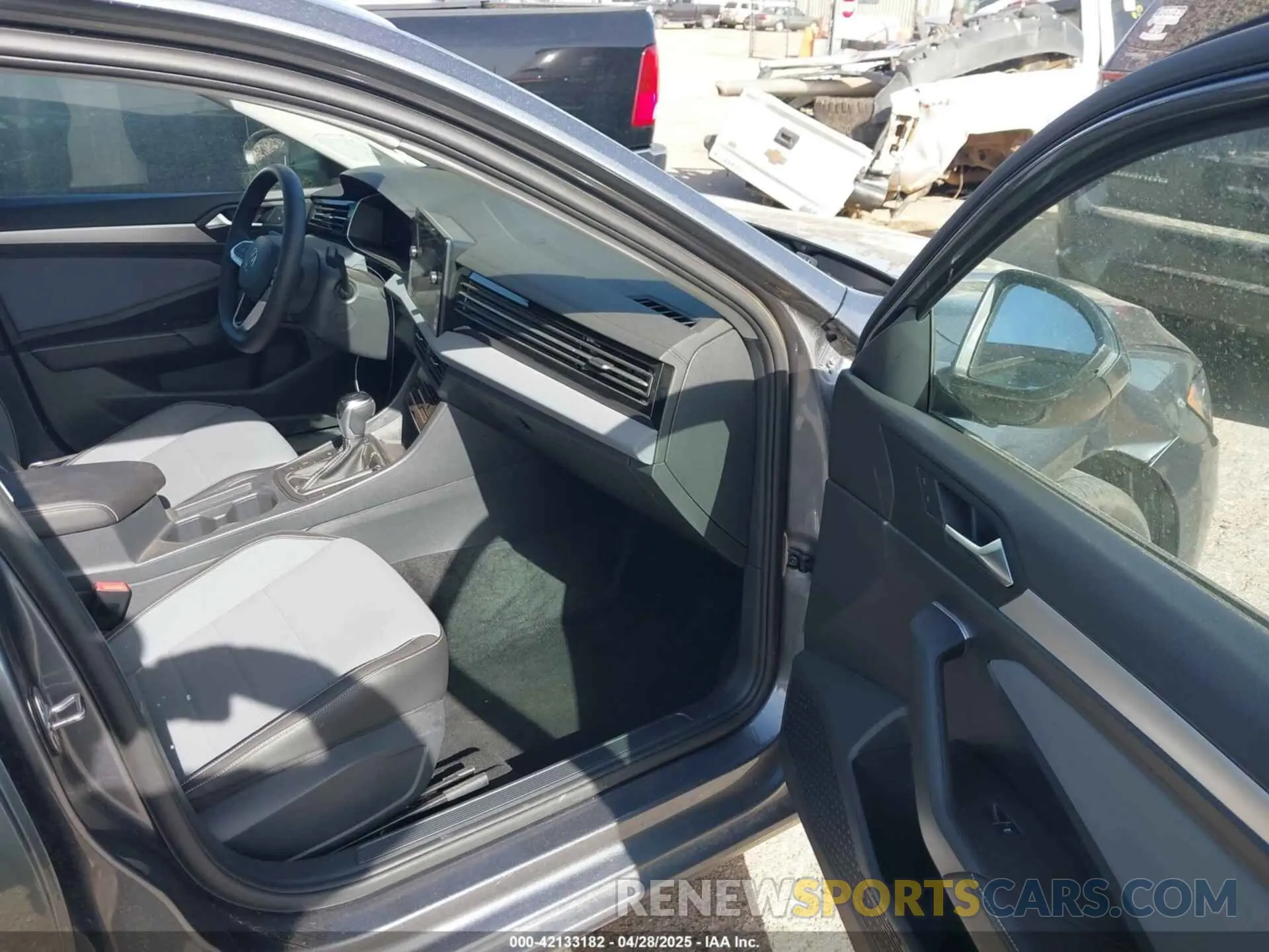 5 Photograph of a damaged car 3VW7X7BU2SM014207 VOLKSWAGEN JETTA 2025