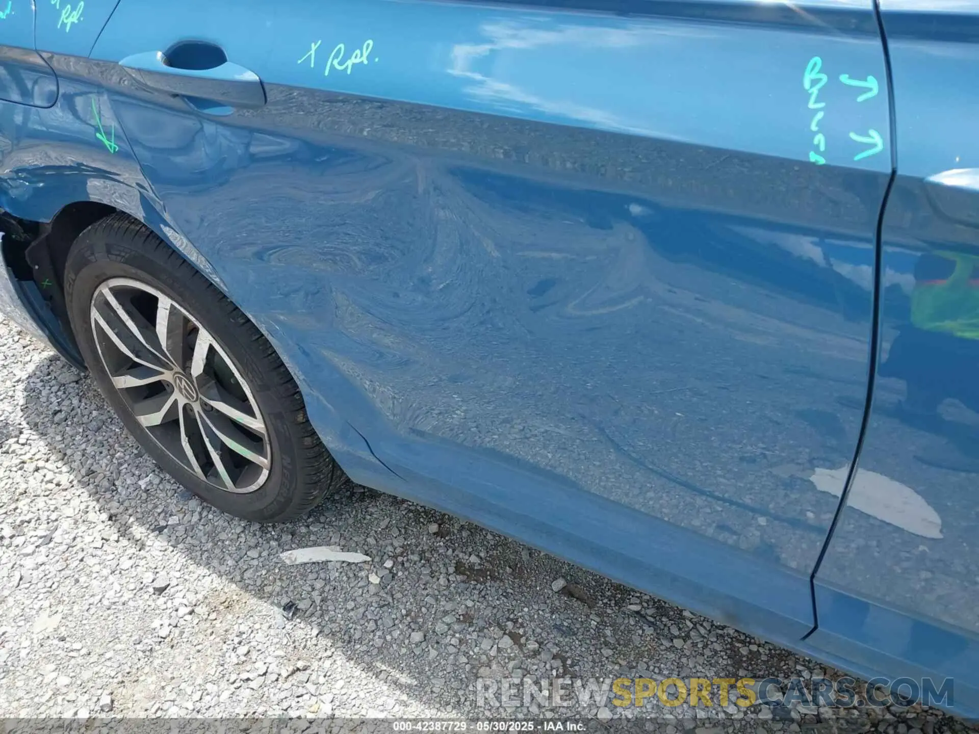 12 Photograph of a damaged car 3VW7X7BU2SM034585 VOLKSWAGEN JETTA 2025