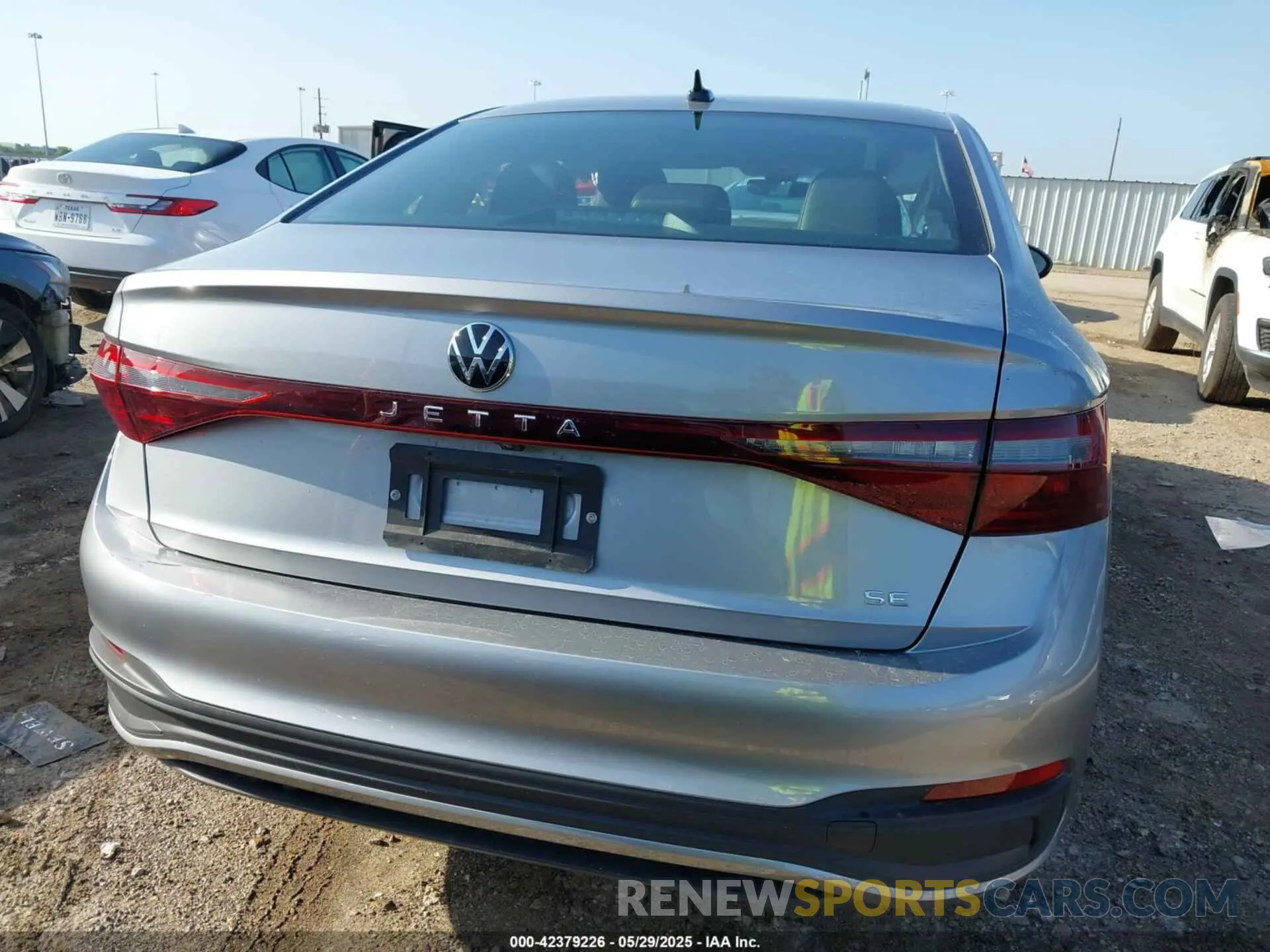 16 Photograph of a damaged car 3VW7X7BU2SM061754 VOLKSWAGEN JETTA 2025