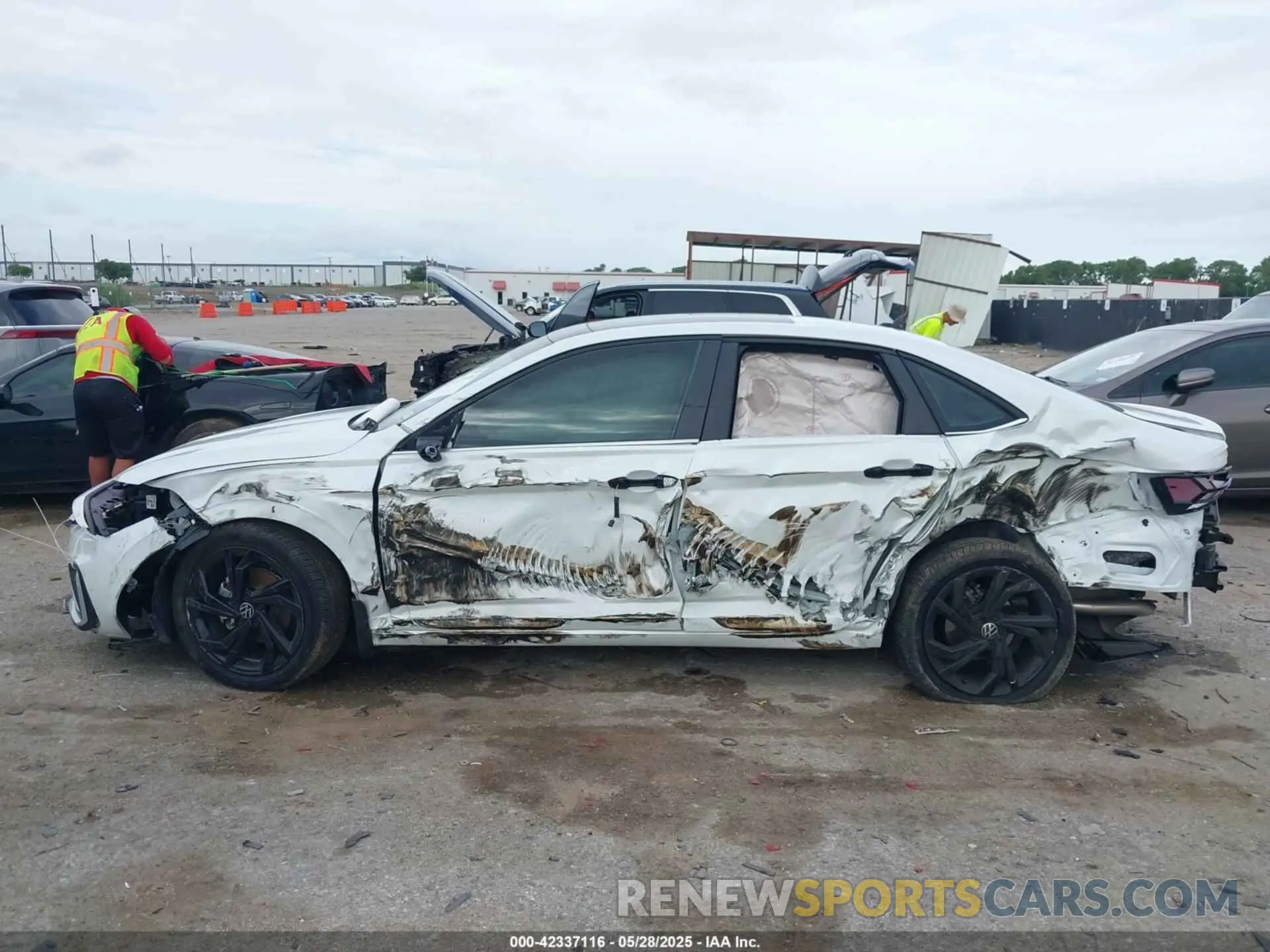 15 Photograph of a damaged car 3VW7X7BU5SM015416 VOLKSWAGEN JETTA 2025