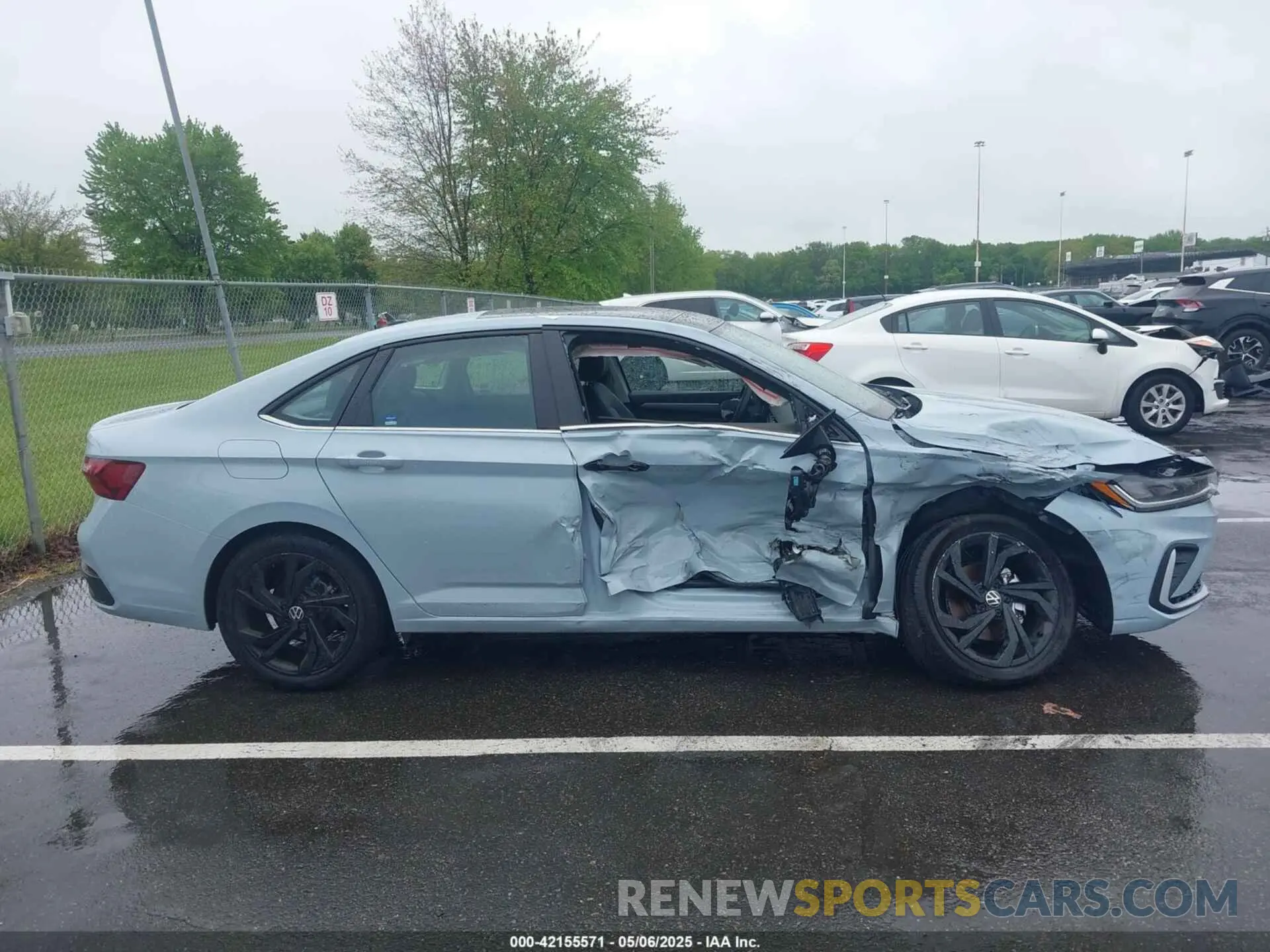 12 Photograph of a damaged car 3VW7X7BU5SM048741 VOLKSWAGEN JETTA 2025