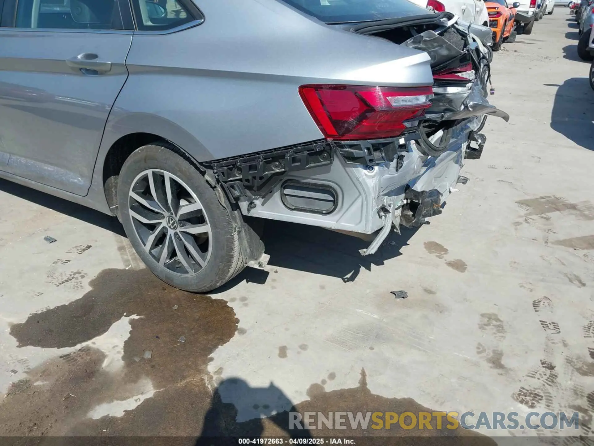 17 Photograph of a damaged car 3VW7X7BU6SM039627 VOLKSWAGEN JETTA 2025