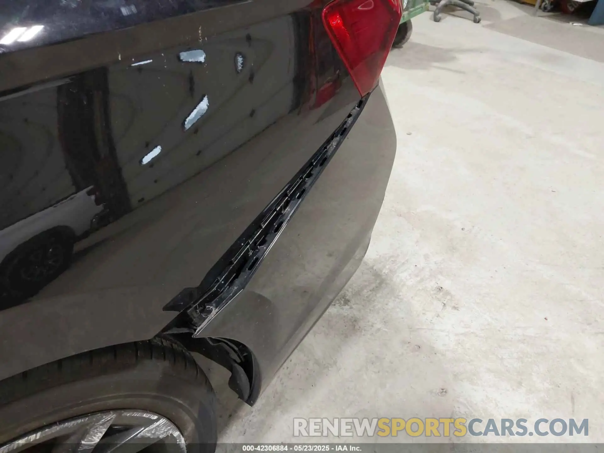 17 Photograph of a damaged car 3VW7X7BUXSM002760 VOLKSWAGEN JETTA 2025
