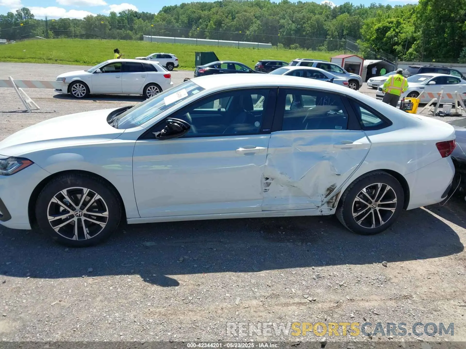 14 Photograph of a damaged car 3VWBX7BU5SM044702 VOLKSWAGEN JETTA 2025