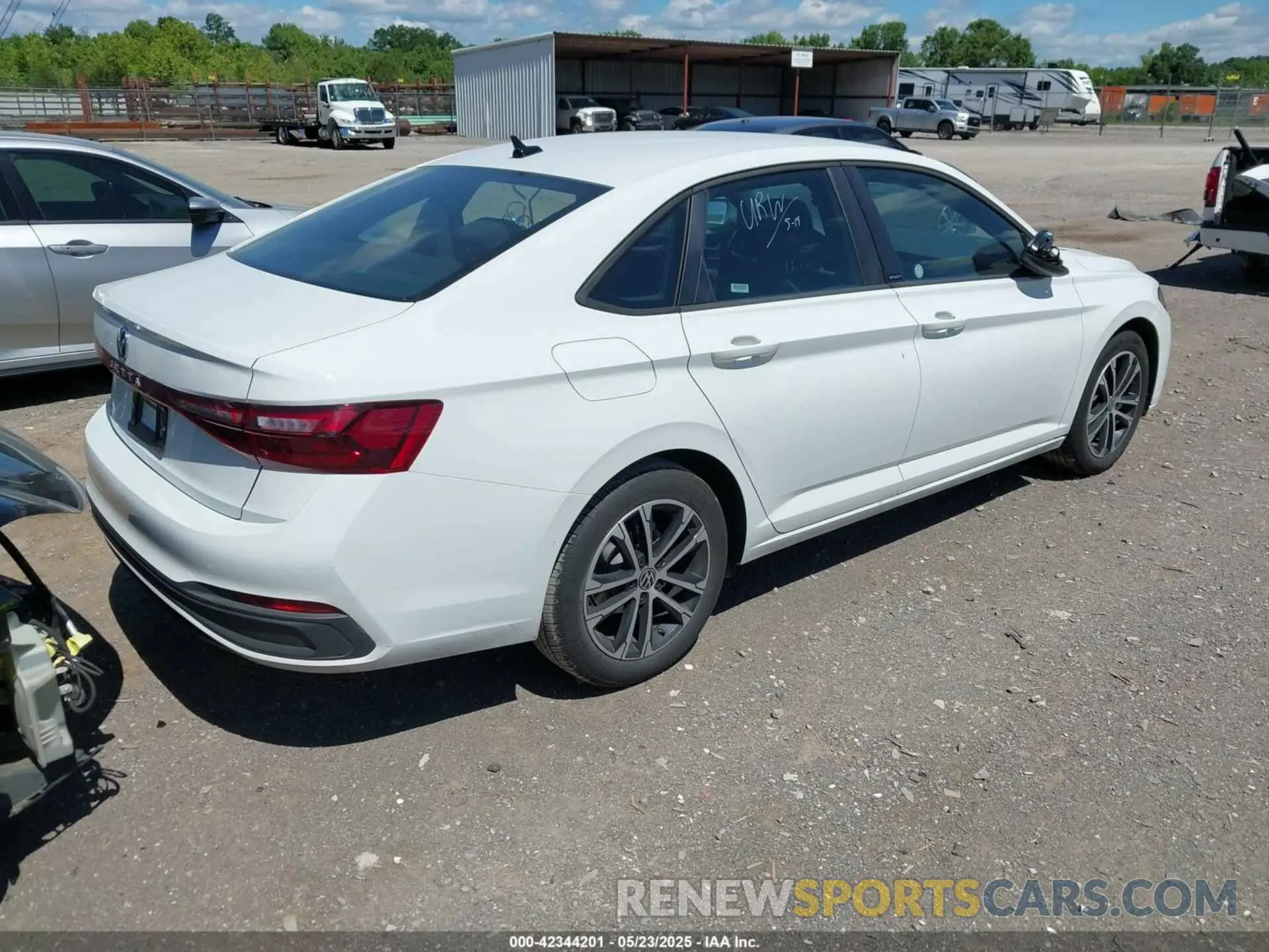 4 Photograph of a damaged car 3VWBX7BU5SM044702 VOLKSWAGEN JETTA 2025