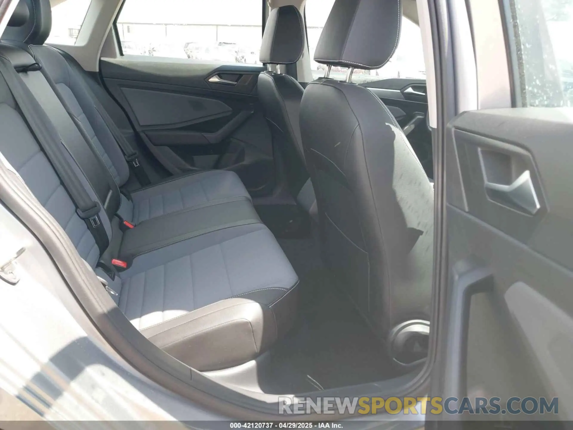 8 Photograph of a damaged car 3VWEX7BU1SM025397 VOLKSWAGEN JETTA 2025