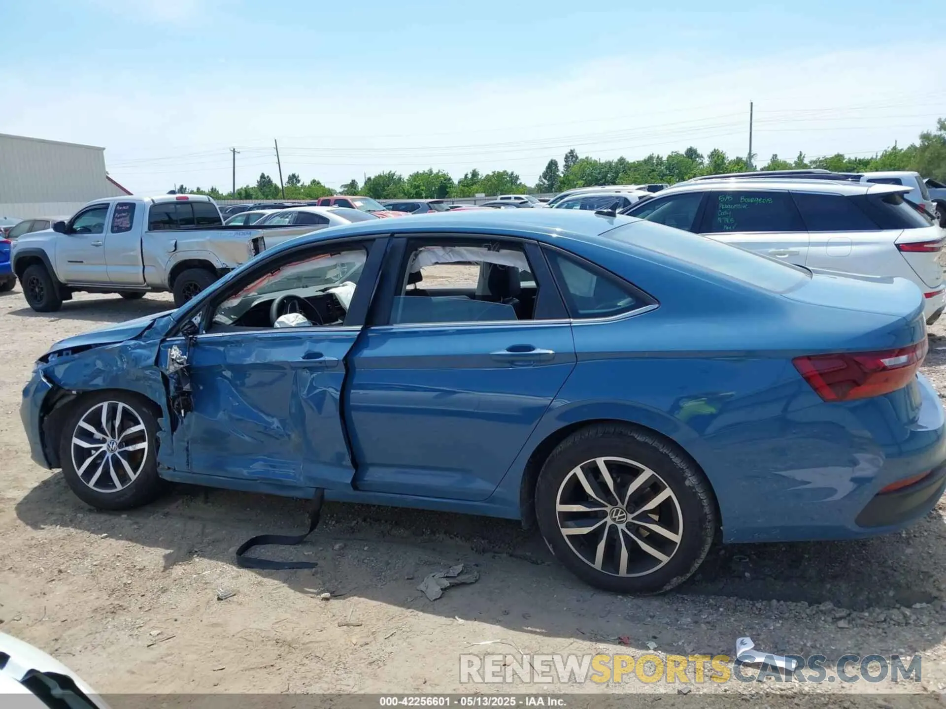 13 Photograph of a damaged car 3VWEX7BU5SM028769 VOLKSWAGEN JETTA 2025