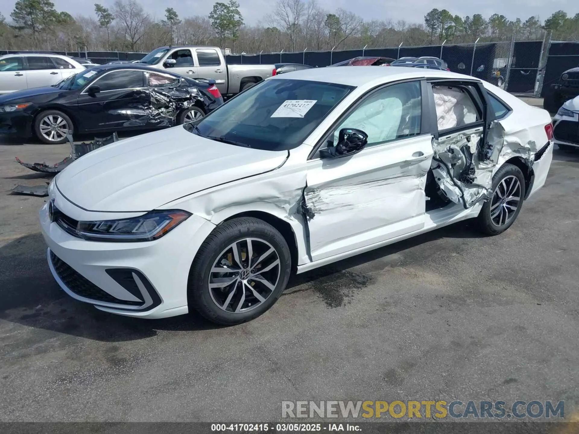 2 Photograph of a damaged car 3VWEX7BUXSM043204 VOLKSWAGEN JETTA 2025