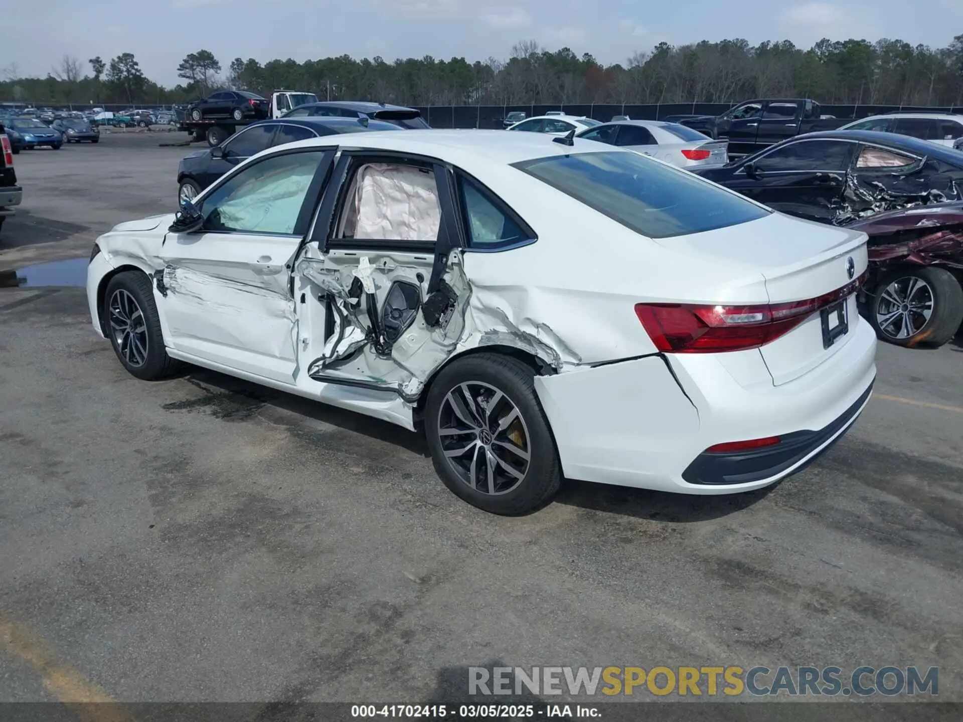 3 Photograph of a damaged car 3VWEX7BUXSM043204 VOLKSWAGEN JETTA 2025