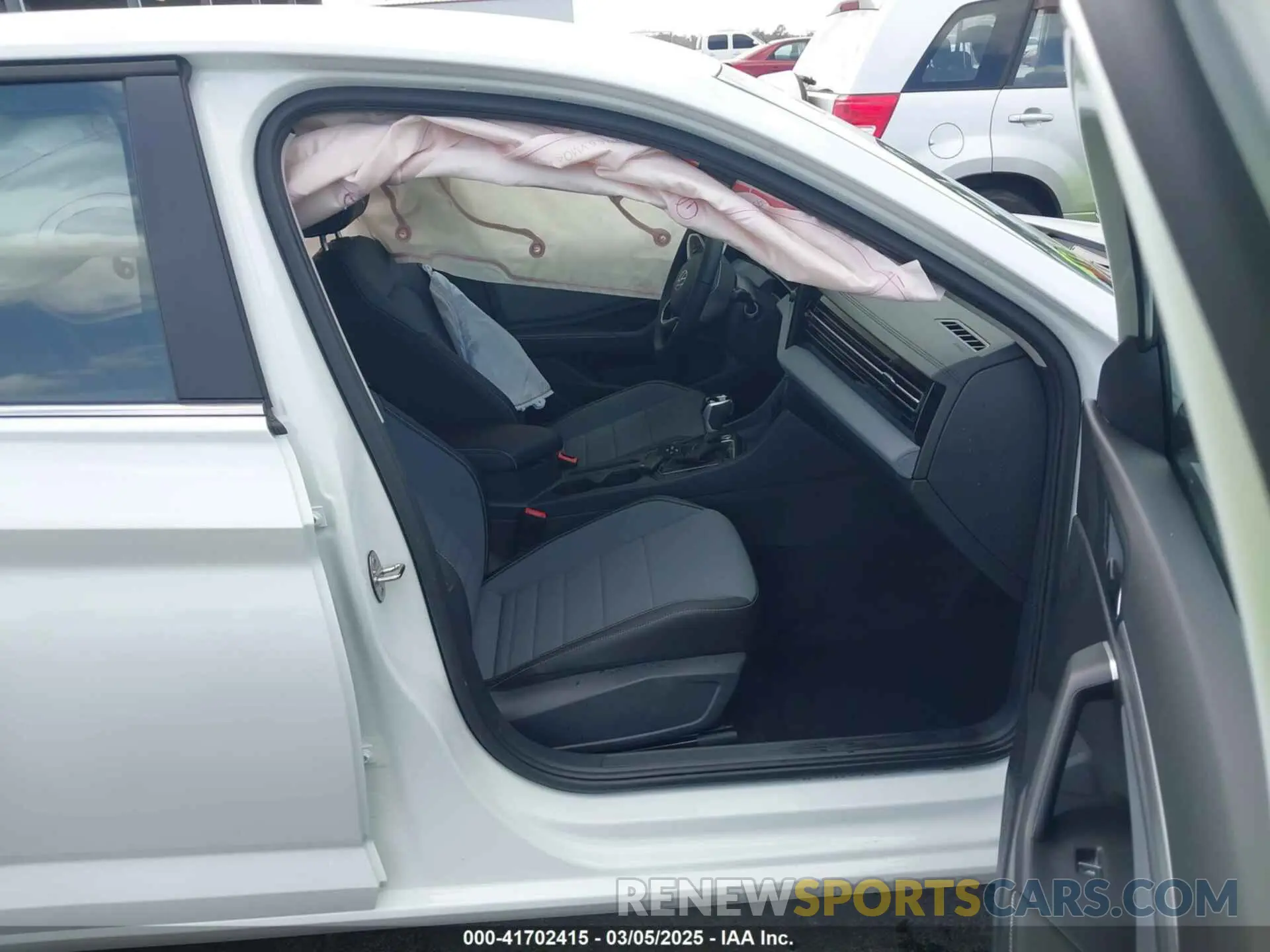 5 Photograph of a damaged car 3VWEX7BUXSM043204 VOLKSWAGEN JETTA 2025