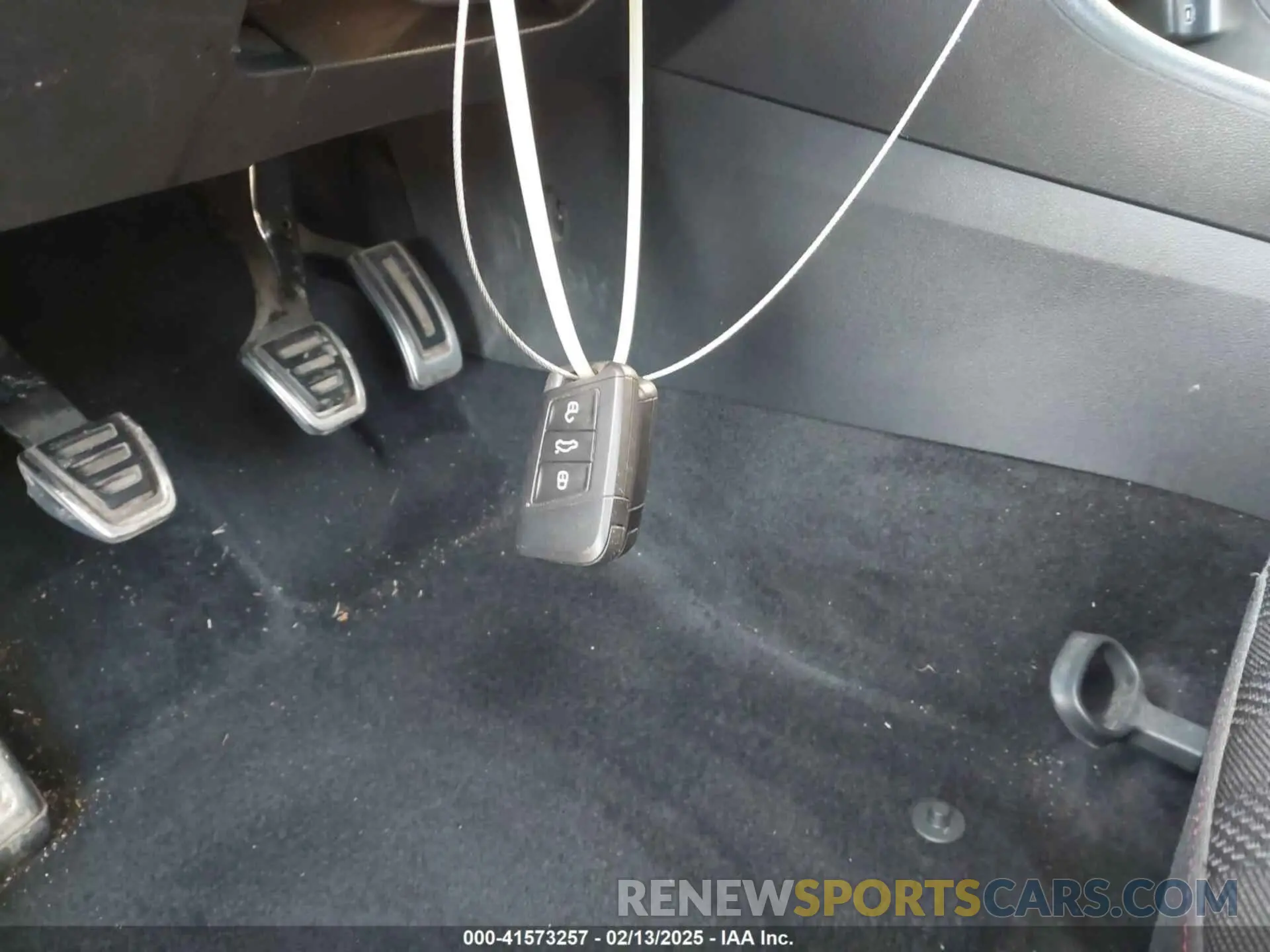 11 Photograph of a damaged car 3VW5T7BU3KM245927 VOLKSWAGEN JETTA GLI 2019