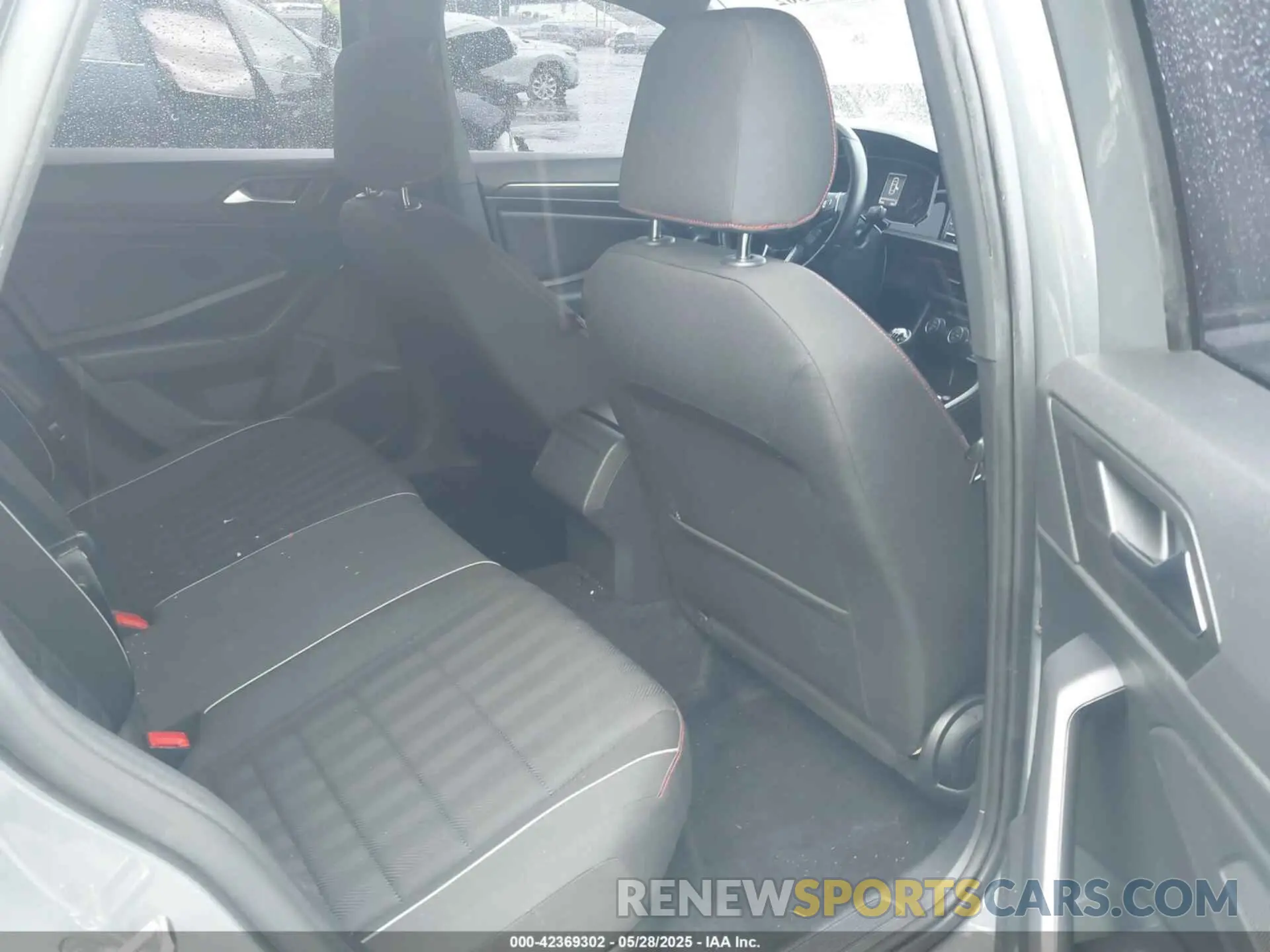 8 Photograph of a damaged car 3VW5T7BU6KM147829 VOLKSWAGEN JETTA GLI 2019