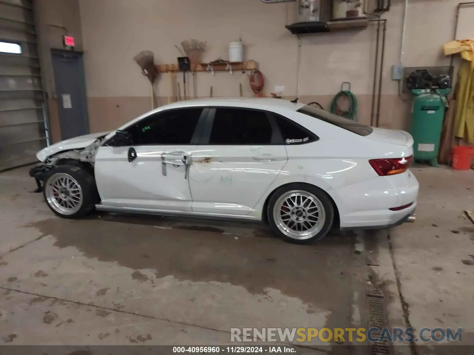 15 Photograph of a damaged car 3VW5T7BU6KM261054 VOLKSWAGEN JETTA GLI 2019