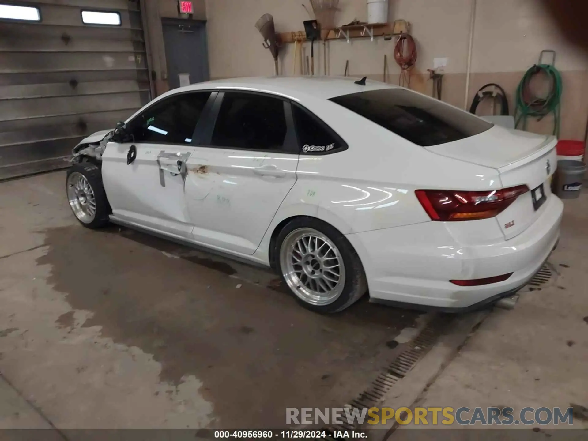 3 Photograph of a damaged car 3VW5T7BU6KM261054 VOLKSWAGEN JETTA GLI 2019