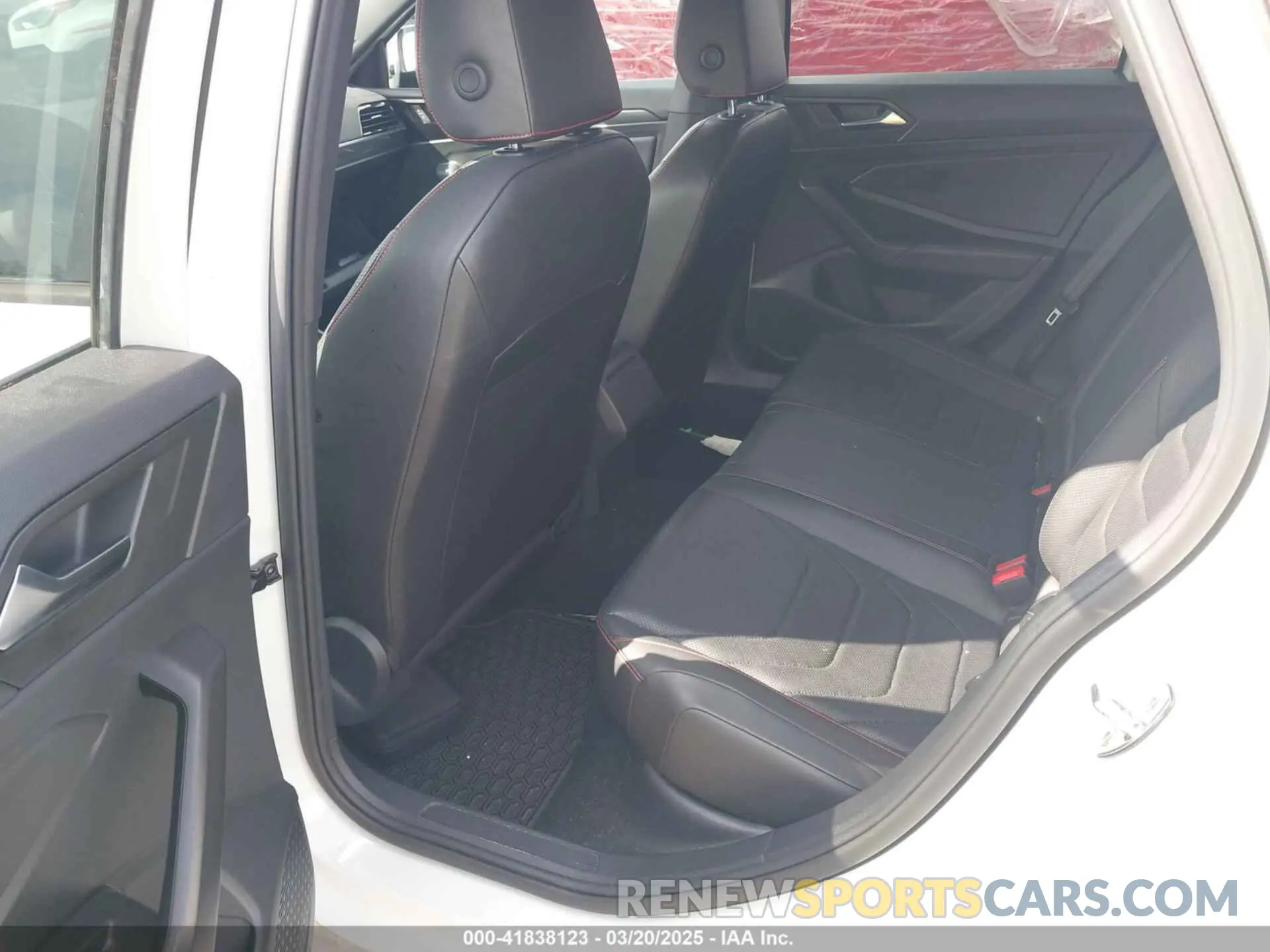 8 Photograph of a damaged car 3VW6T7BU1KM194402 VOLKSWAGEN JETTA GLI 2019