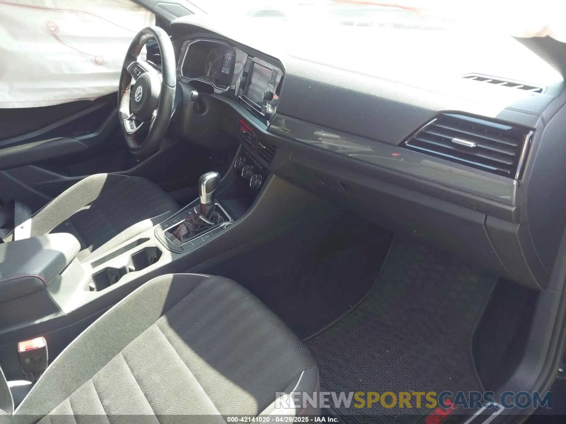 5 Photograph of a damaged car 3VW6T7BU4KM255418 VOLKSWAGEN JETTA GLI 2019