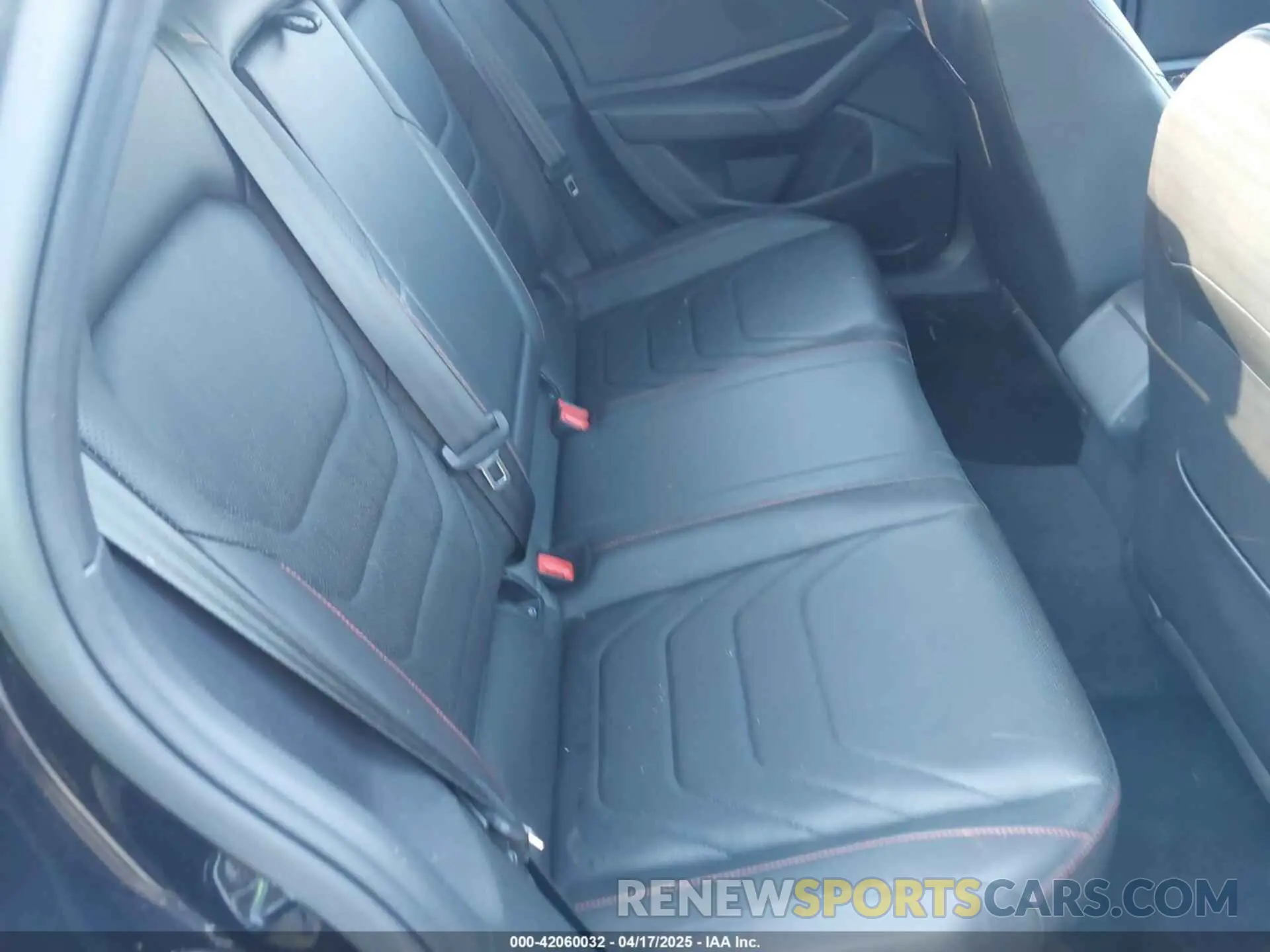 8 Photograph of a damaged car 3VW6T7BU7KM237429 VOLKSWAGEN JETTA GLI 2019