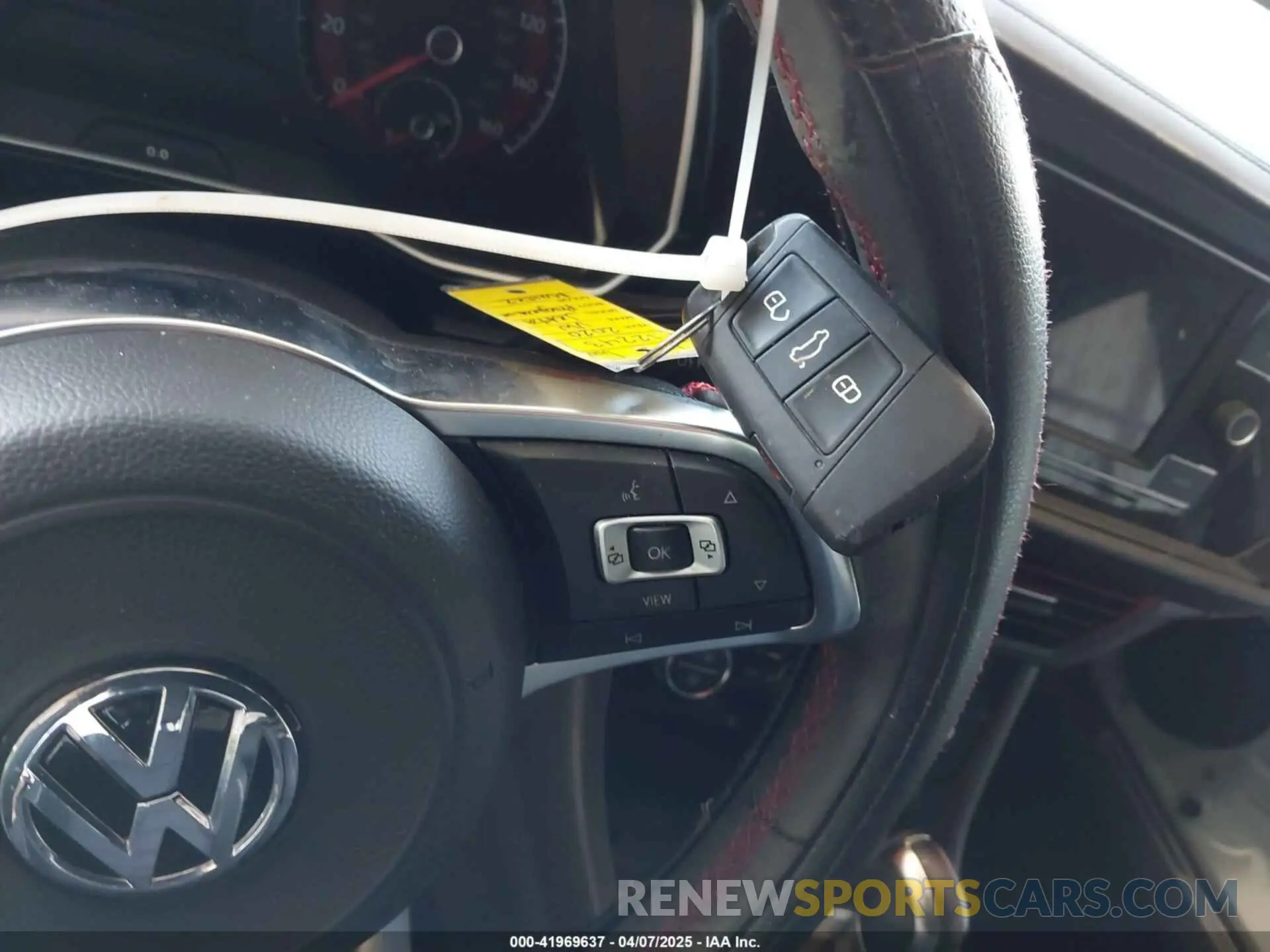 11 Photograph of a damaged car 3VW6T7BU2LM025250 VOLKSWAGEN JETTA GLI 2020