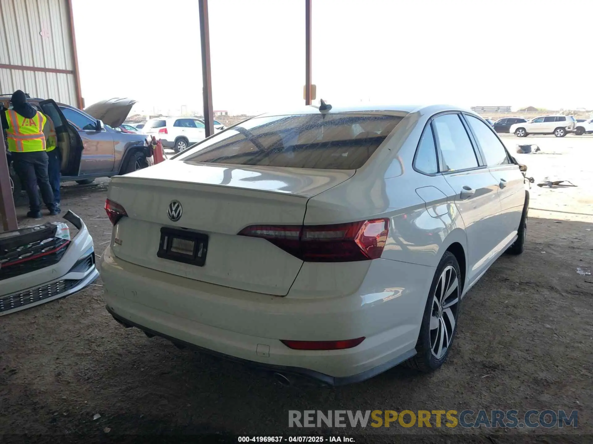 4 Photograph of a damaged car 3VW6T7BU2LM025250 VOLKSWAGEN JETTA GLI 2020
