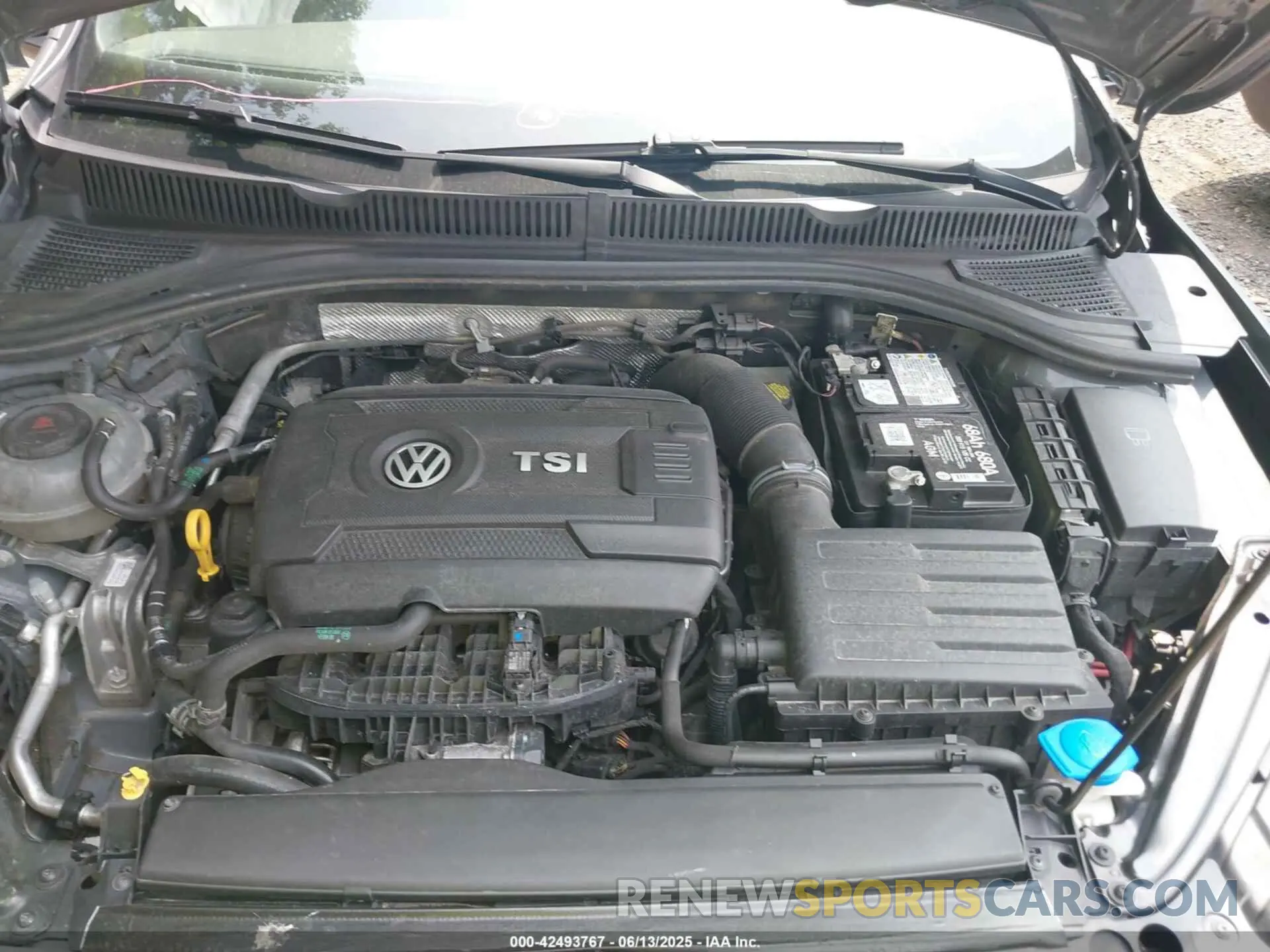 10 Photograph of a damaged car 3VW6T7BU7LM087517 VOLKSWAGEN JETTA GLI 2020