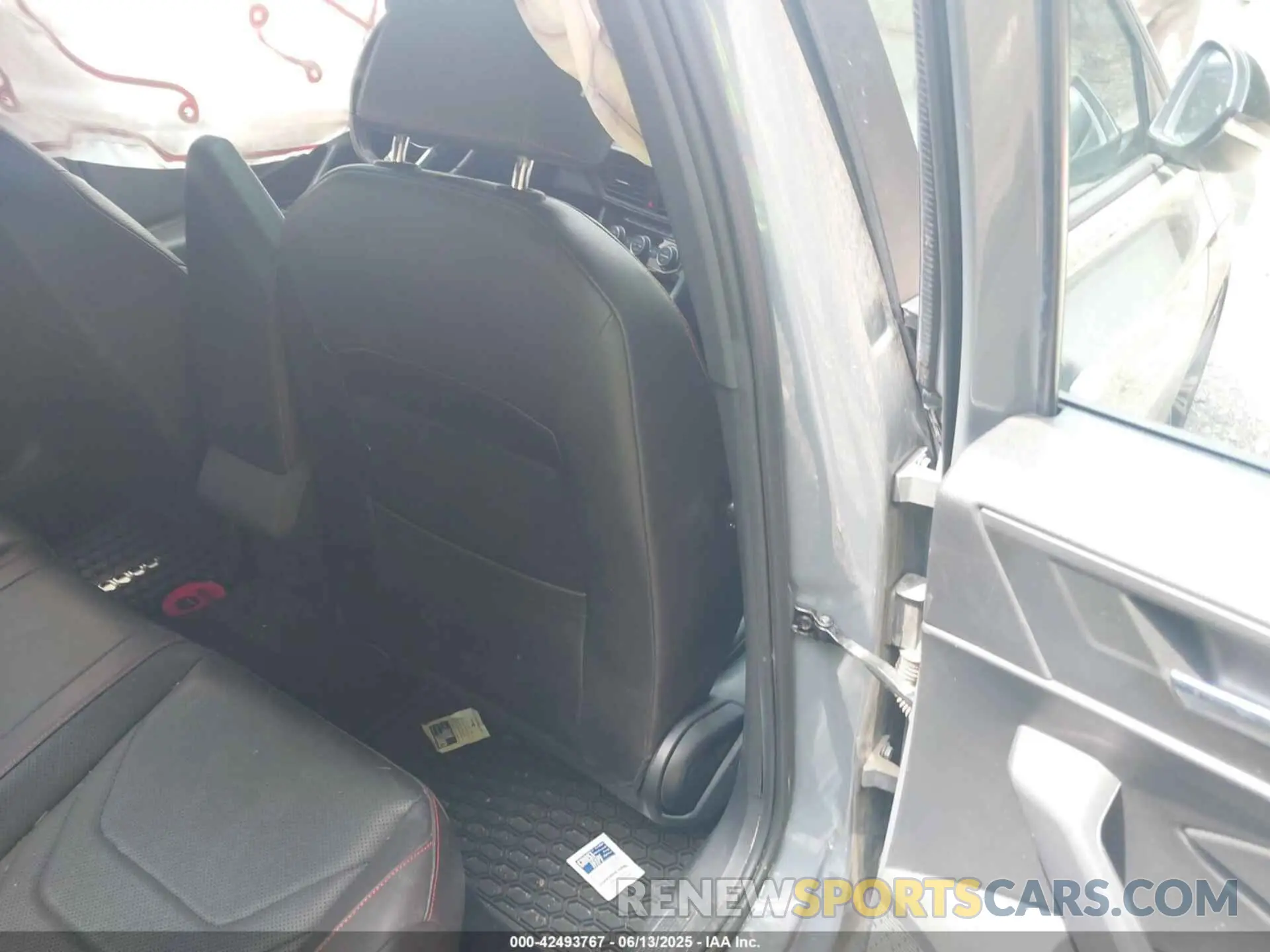 8 Photograph of a damaged car 3VW6T7BU7LM087517 VOLKSWAGEN JETTA GLI 2020