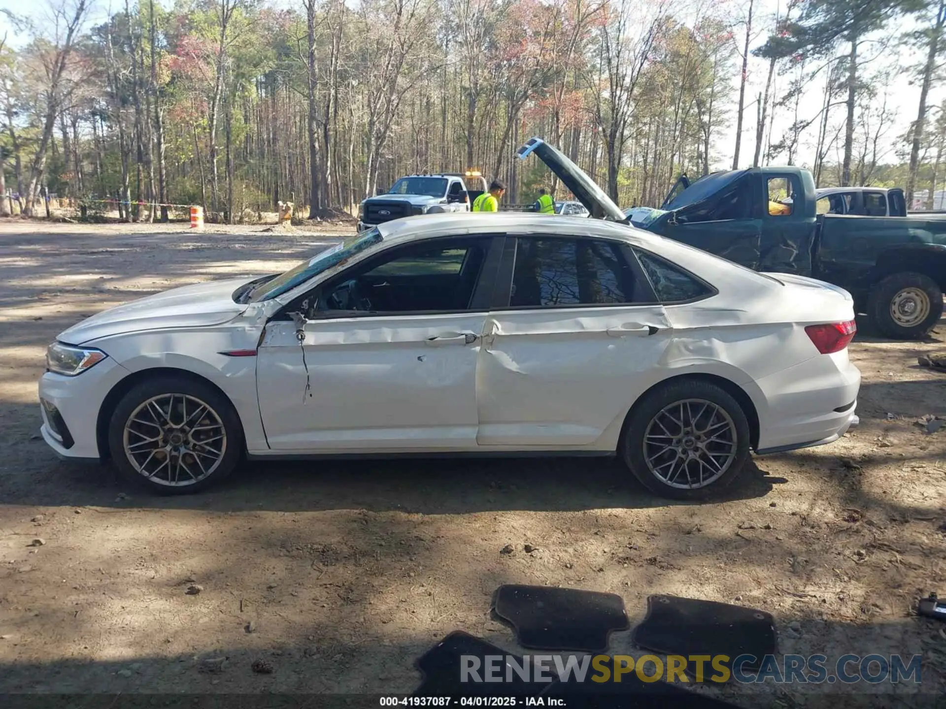 14 Photograph of a damaged car 3VW6T7BUXLM038747 VOLKSWAGEN JETTA GLI 2020