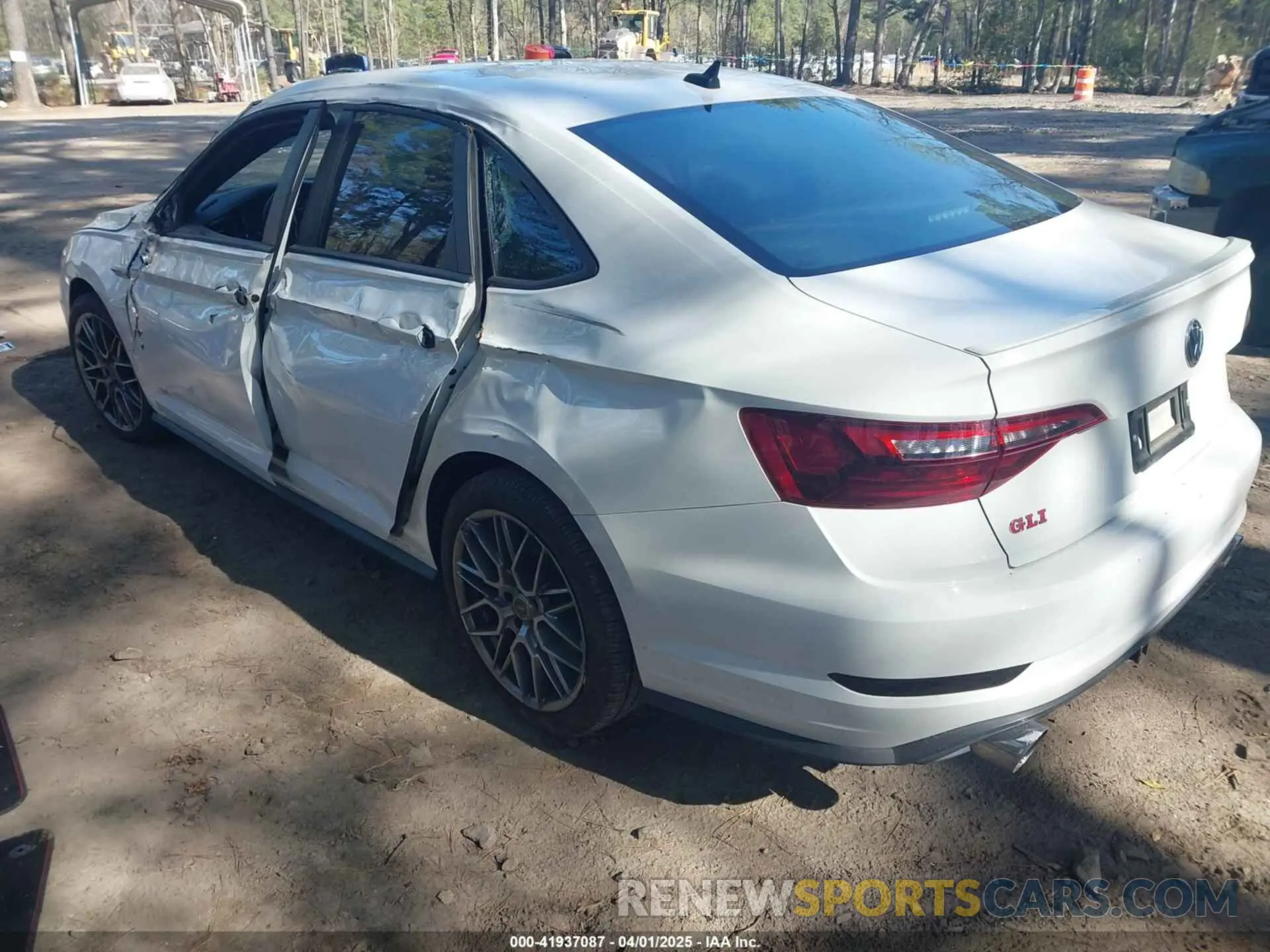 3 Photograph of a damaged car 3VW6T7BUXLM038747 VOLKSWAGEN JETTA GLI 2020