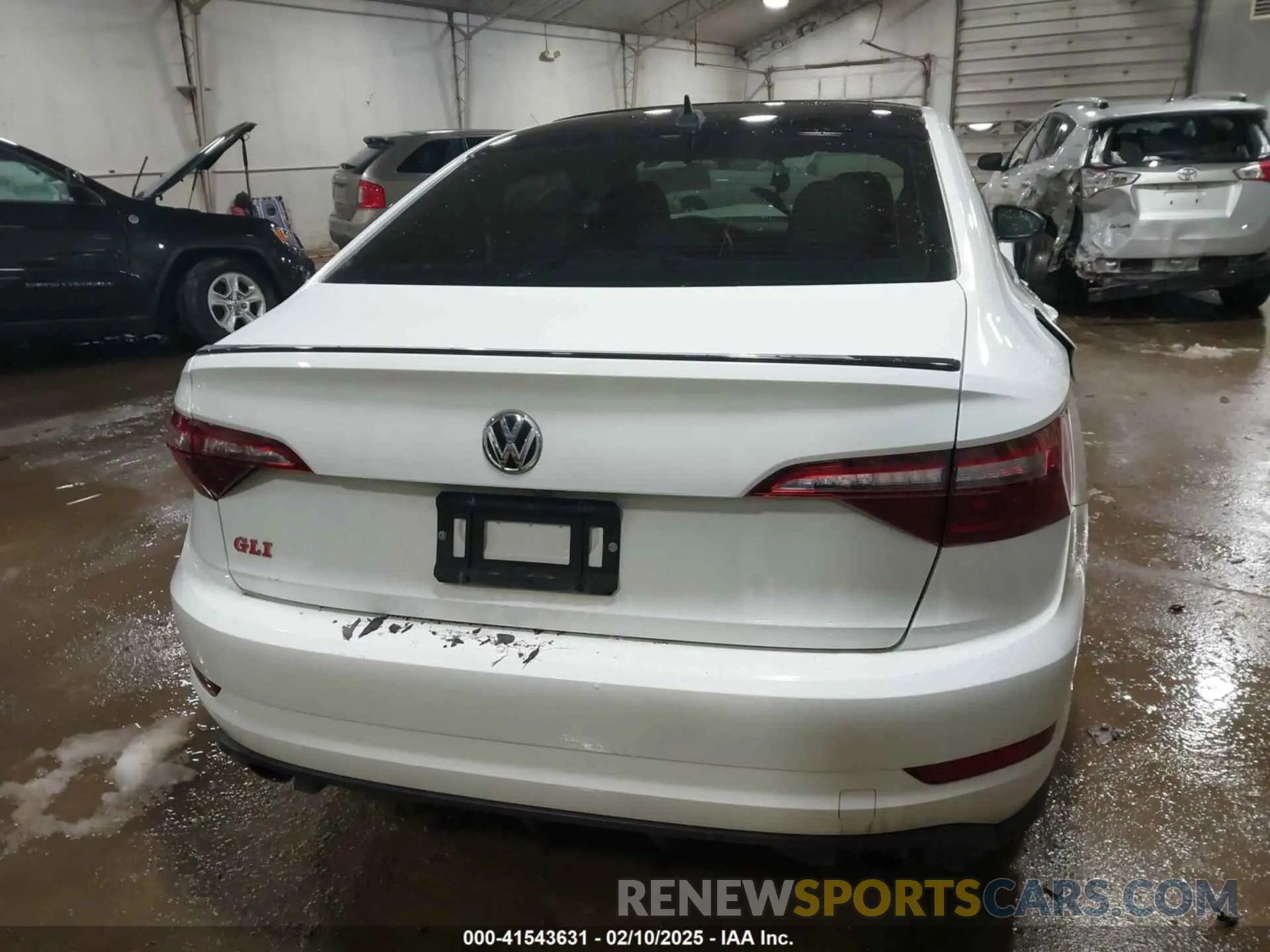 17 Photograph of a damaged car 3VW6T7BUXLM039056 VOLKSWAGEN JETTA GLI 2020