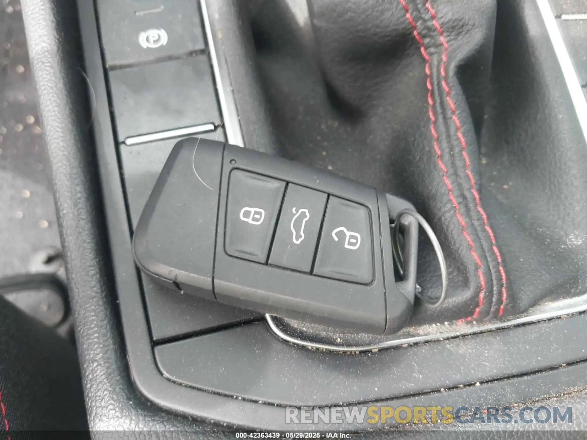 11 Photograph of a damaged car 3VW5T7BU5MM047739 VOLKSWAGEN JETTA GLI 2021