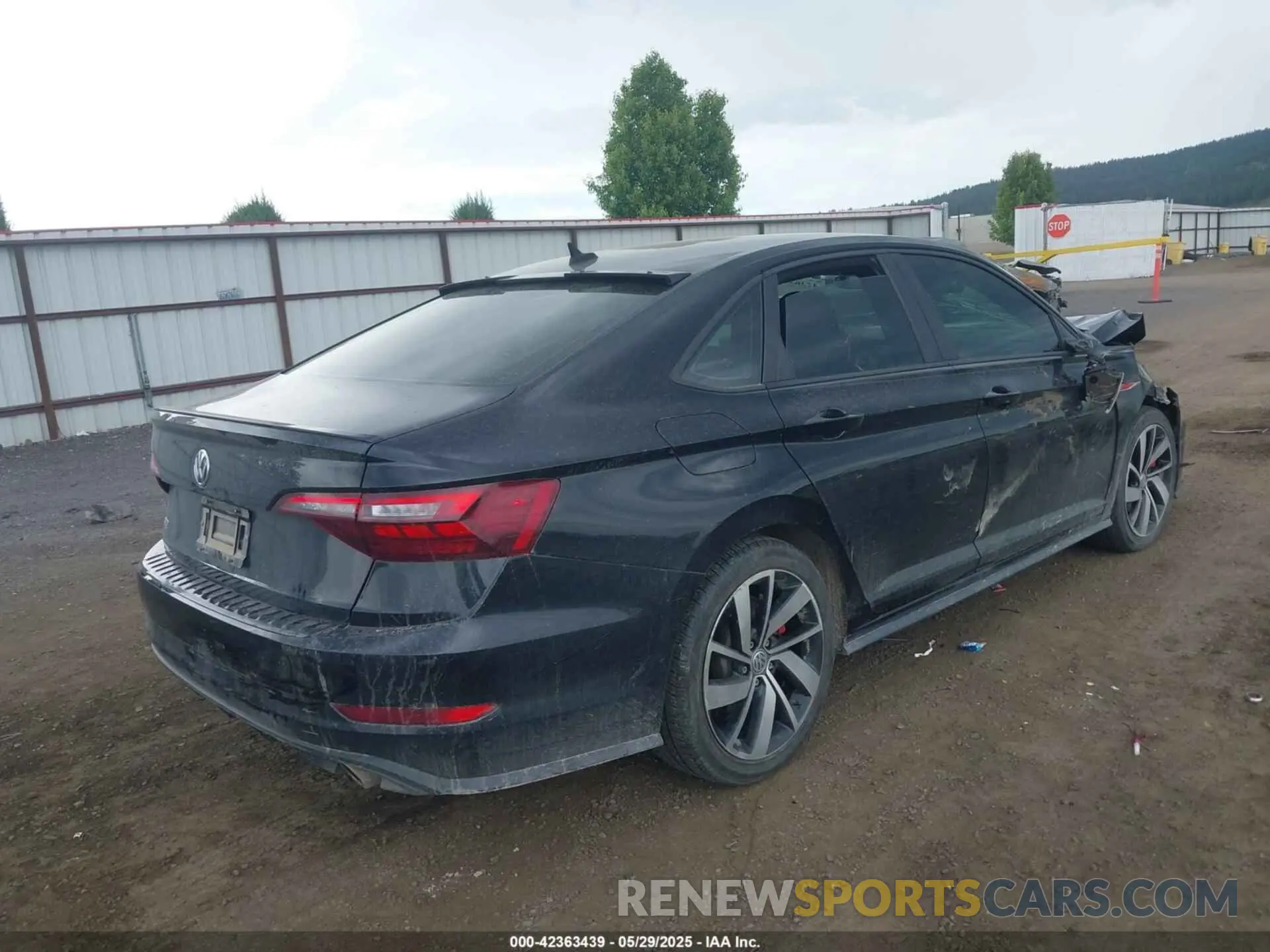 4 Photograph of a damaged car 3VW5T7BU5MM047739 VOLKSWAGEN JETTA GLI 2021