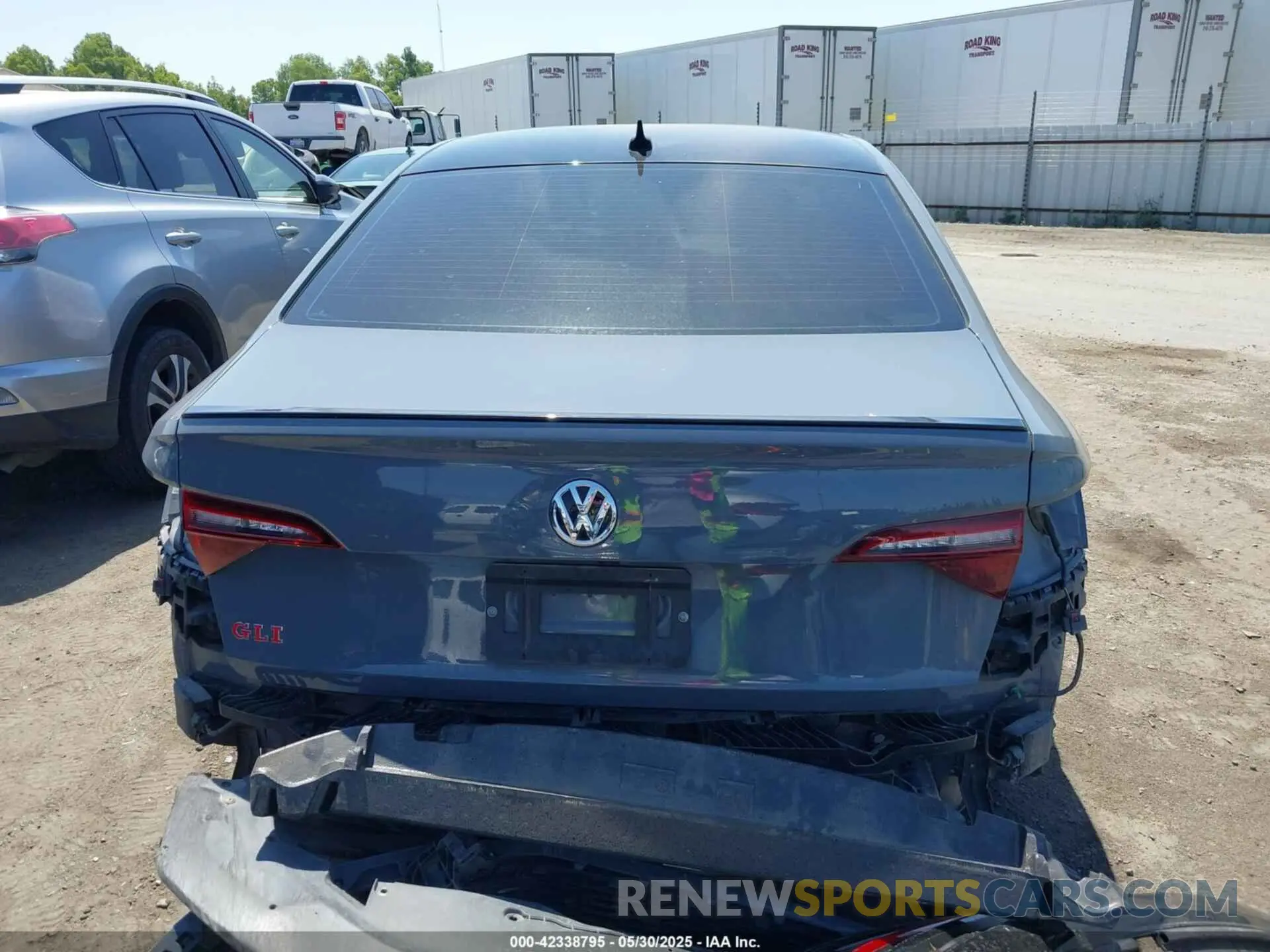 17 Photograph of a damaged car 3VW5T7BU8MM040459 VOLKSWAGEN JETTA GLI 2021