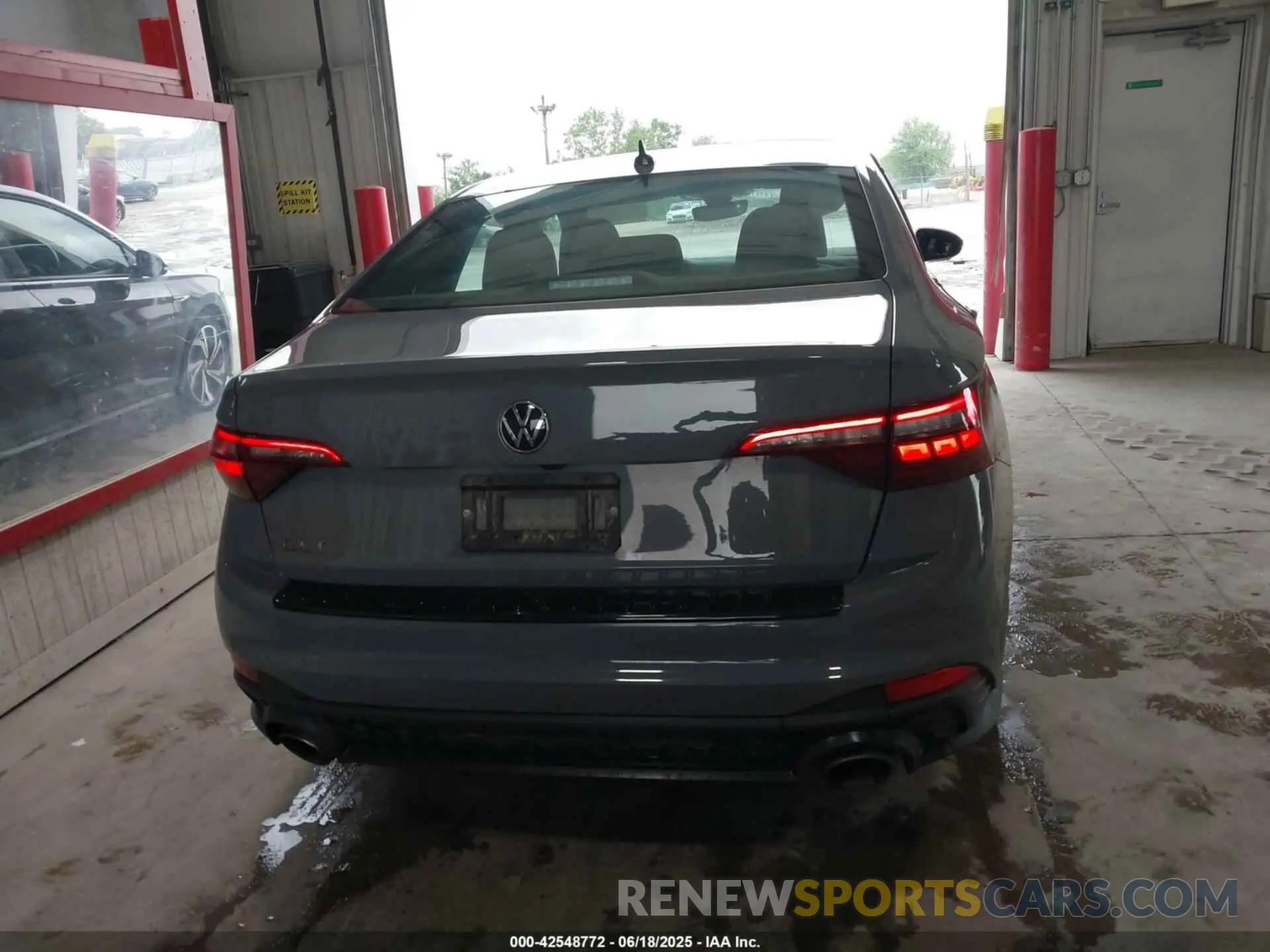 16 Photograph of a damaged car 3VW2T7BU0PM039085 VOLKSWAGEN JETTA GLI 2023