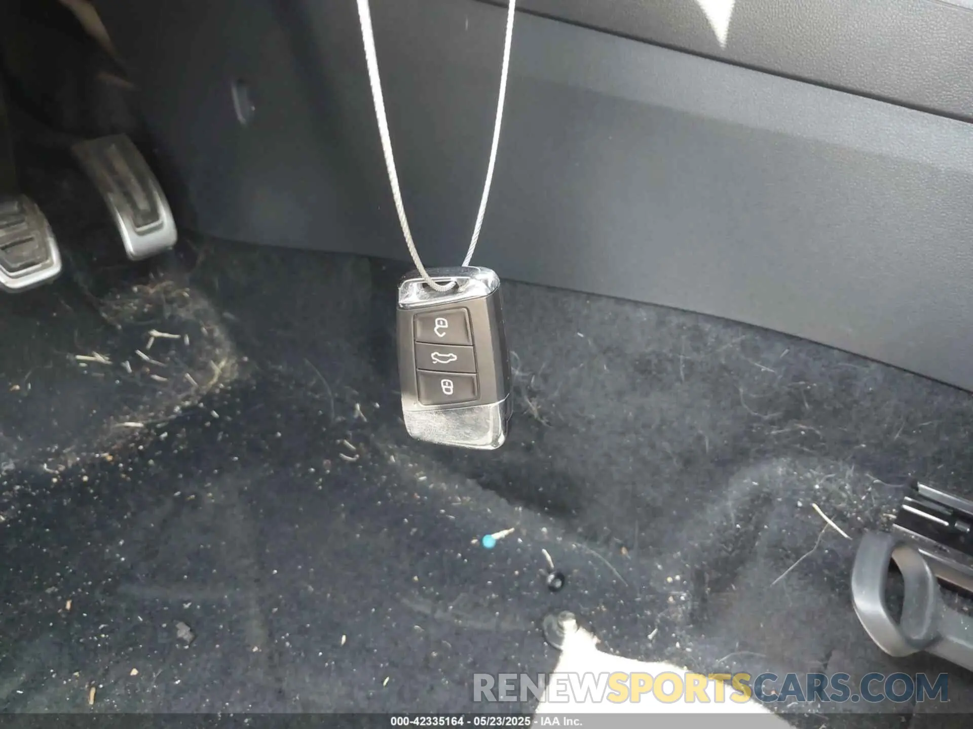 11 Photograph of a damaged car 3VW8T7BU9RM072275 VOLKSWAGEN JETTA GLI 2024