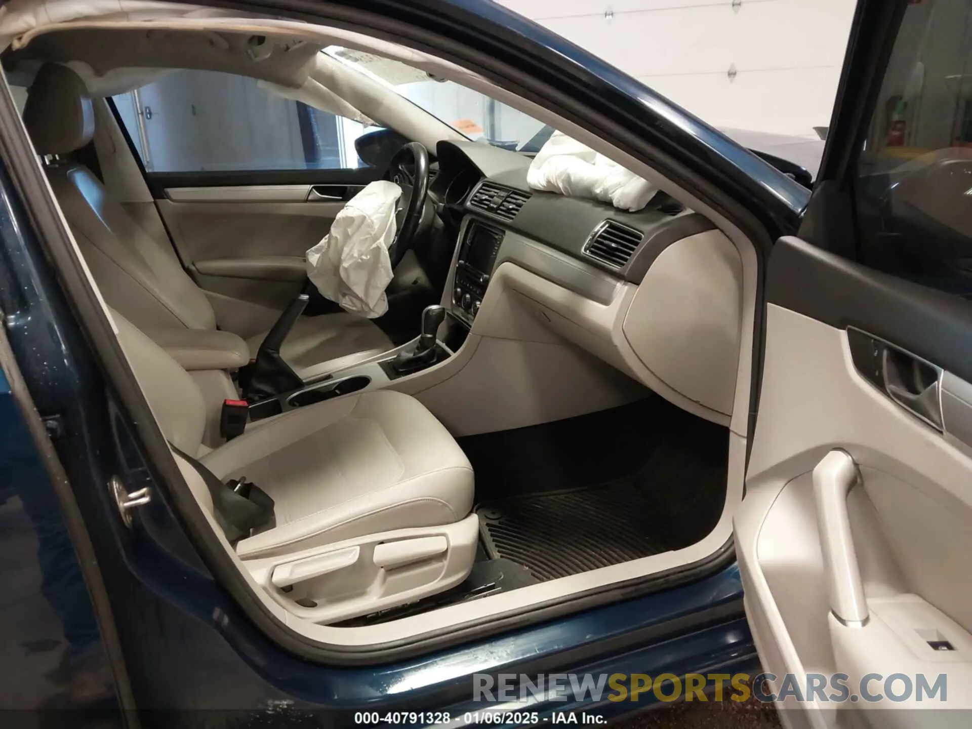 5 Photograph of a damaged car 1VWLA7A30KC008917 VOLKSWAGEN PASSAT 2019