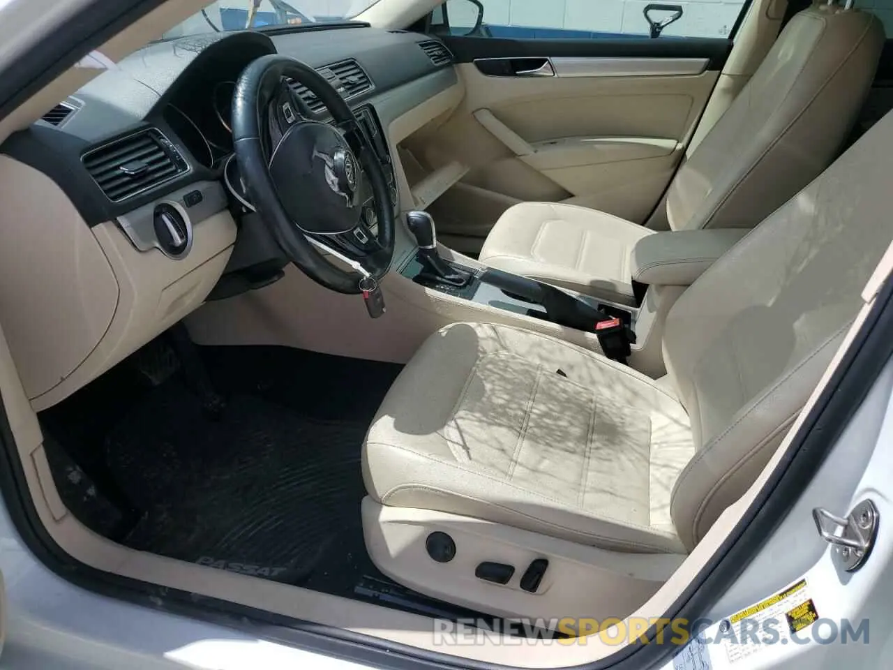 7 Photograph of a damaged car 1VWLA7A31KC007064 VOLKSWAGEN PASSAT 2019