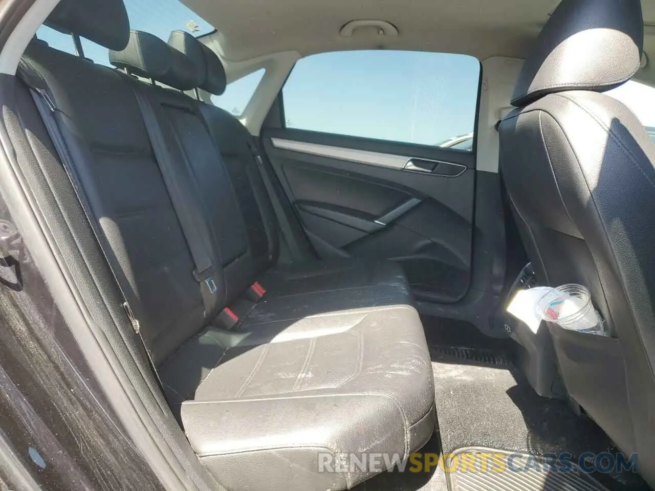 10 Photograph of a damaged car 1VWLA7A31KC007873 VOLKSWAGEN PASSAT 2019
